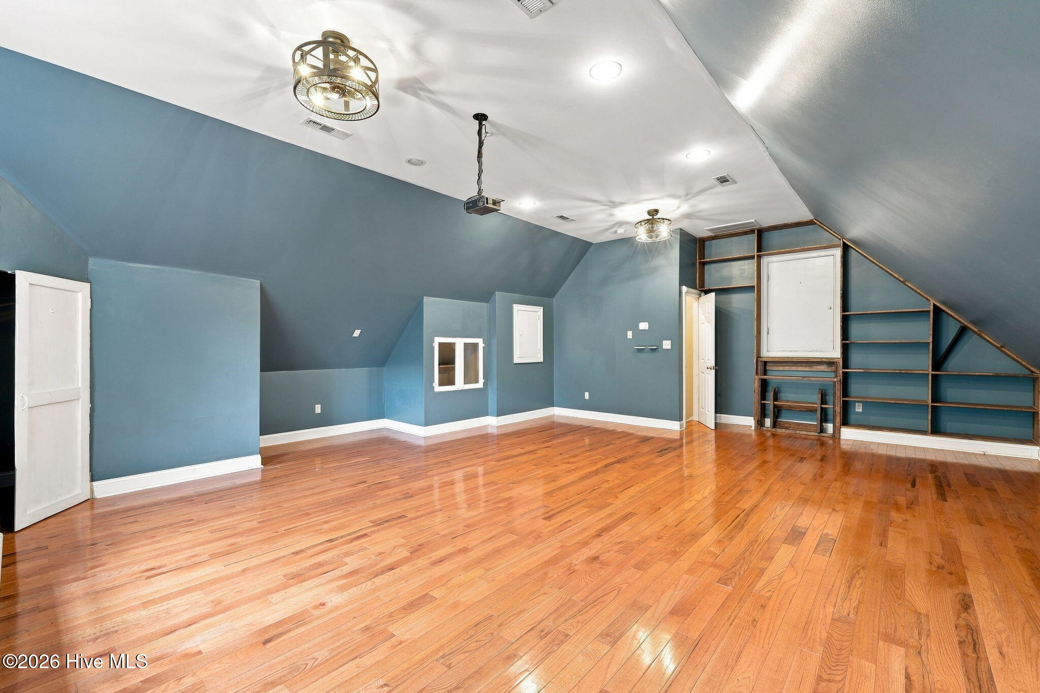 407 Rustic Court Property Photo 46