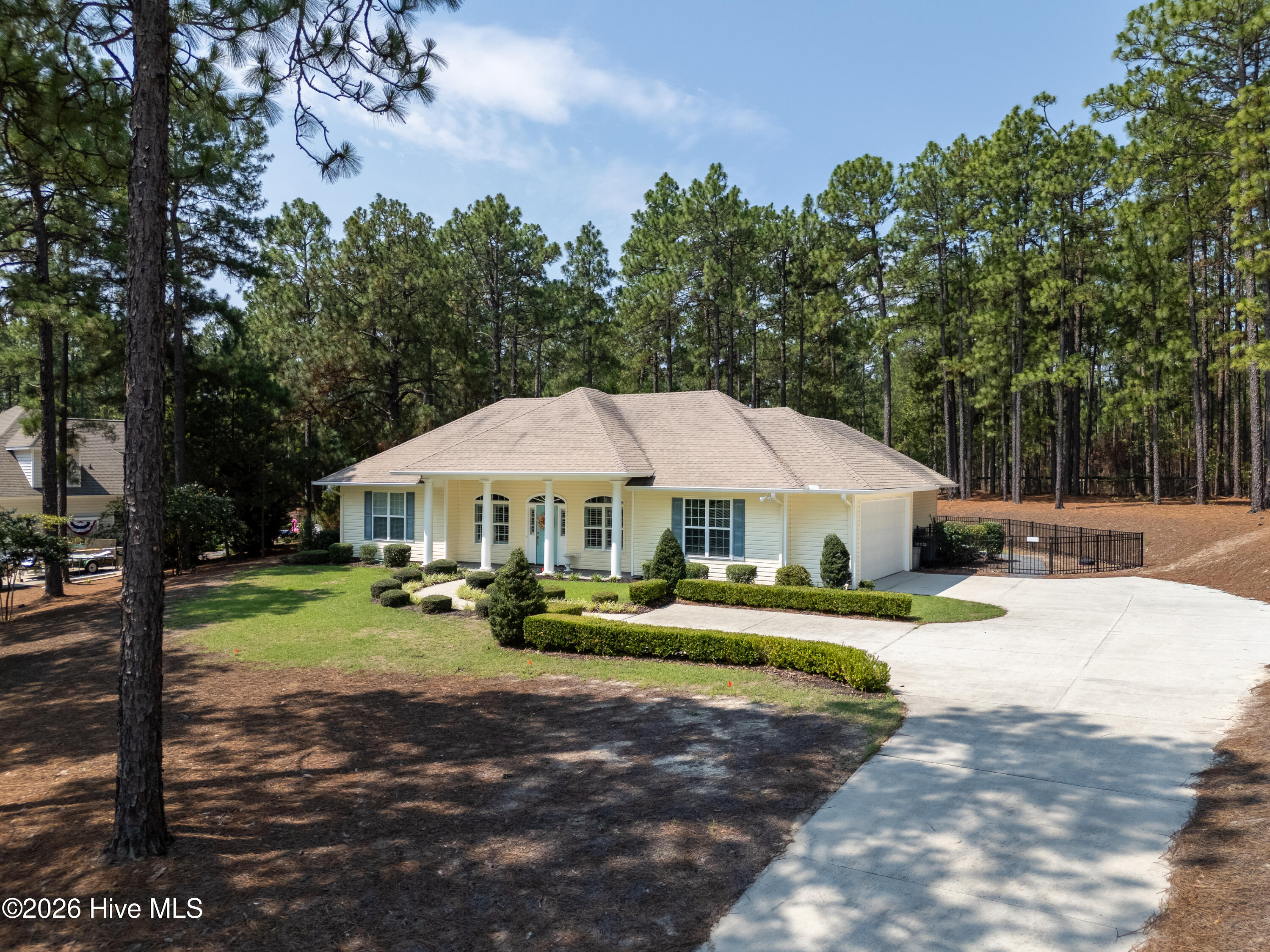 24 S Shamrock Drive Property Photo 1
