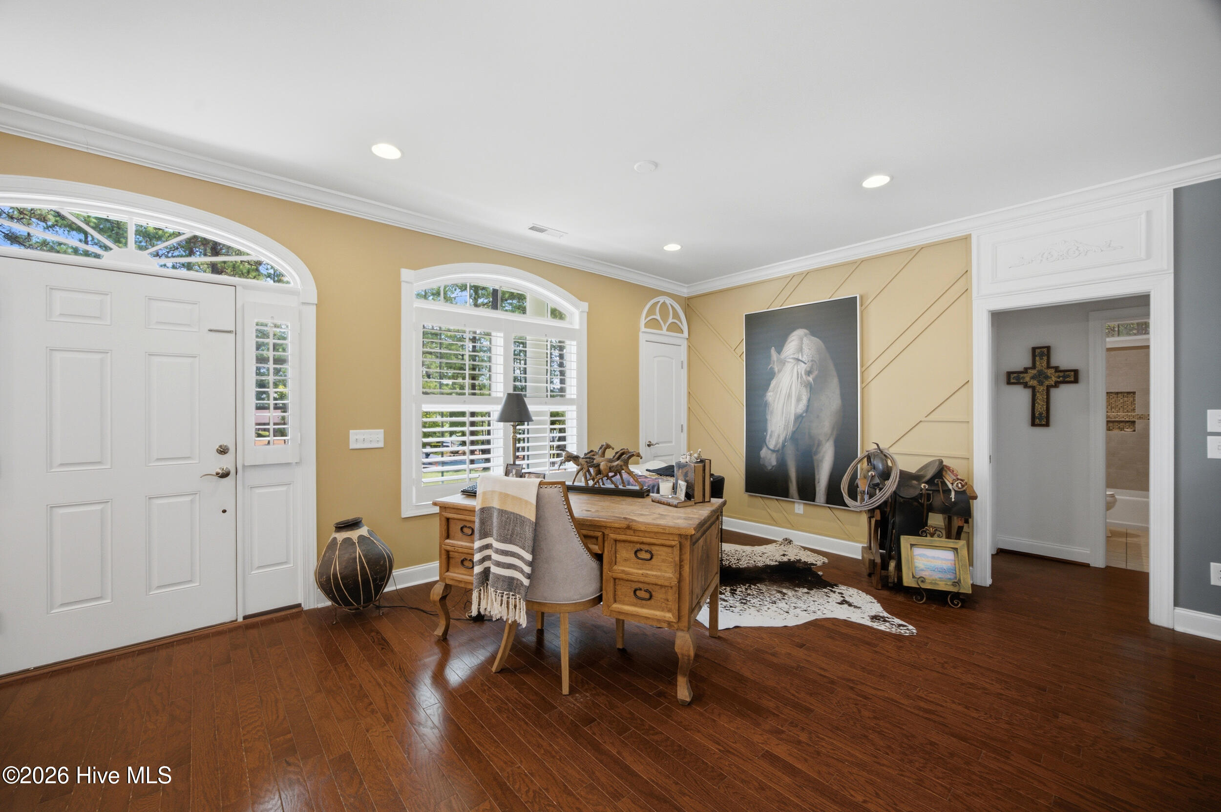 24 S Shamrock Drive Property Photo 4