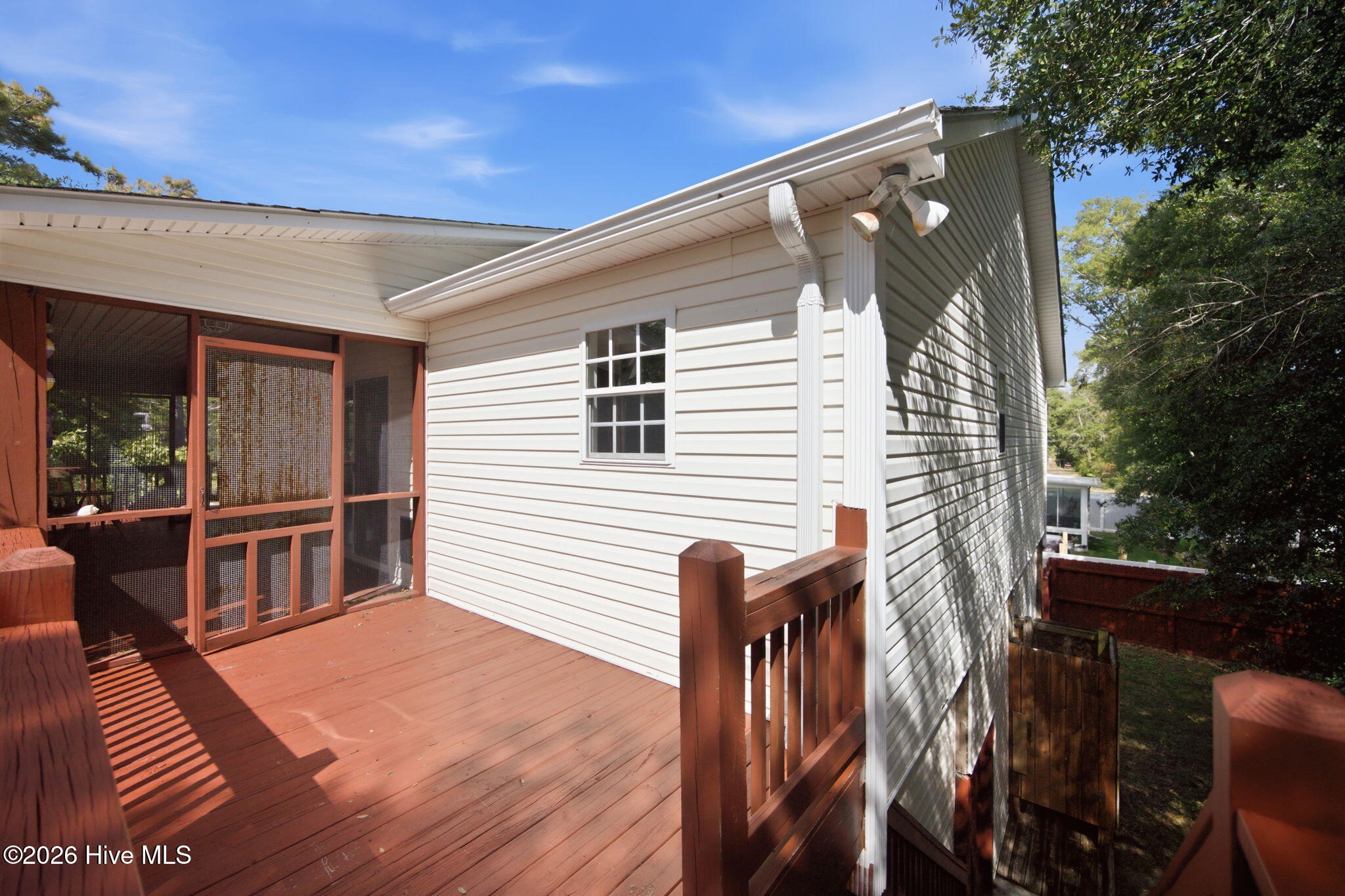 1805 W Oak Island Drive Property Photo 4