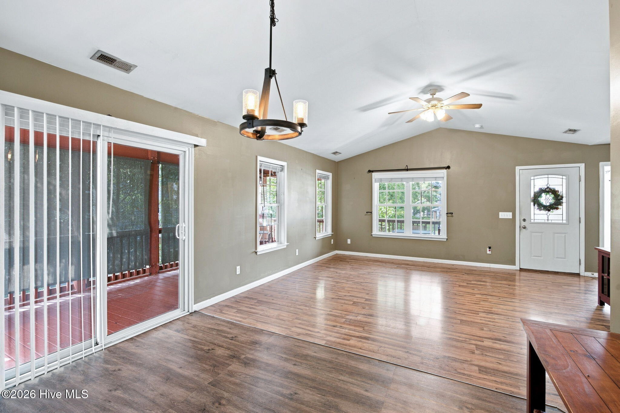 1805 W Oak Island Drive Property Photo 8