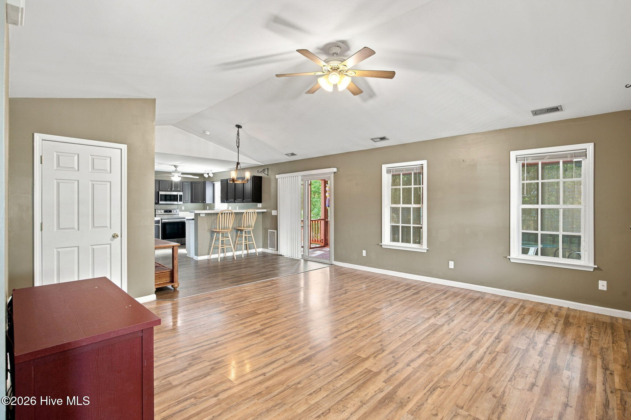 1805 W Oak Island Drive Property Photo 10