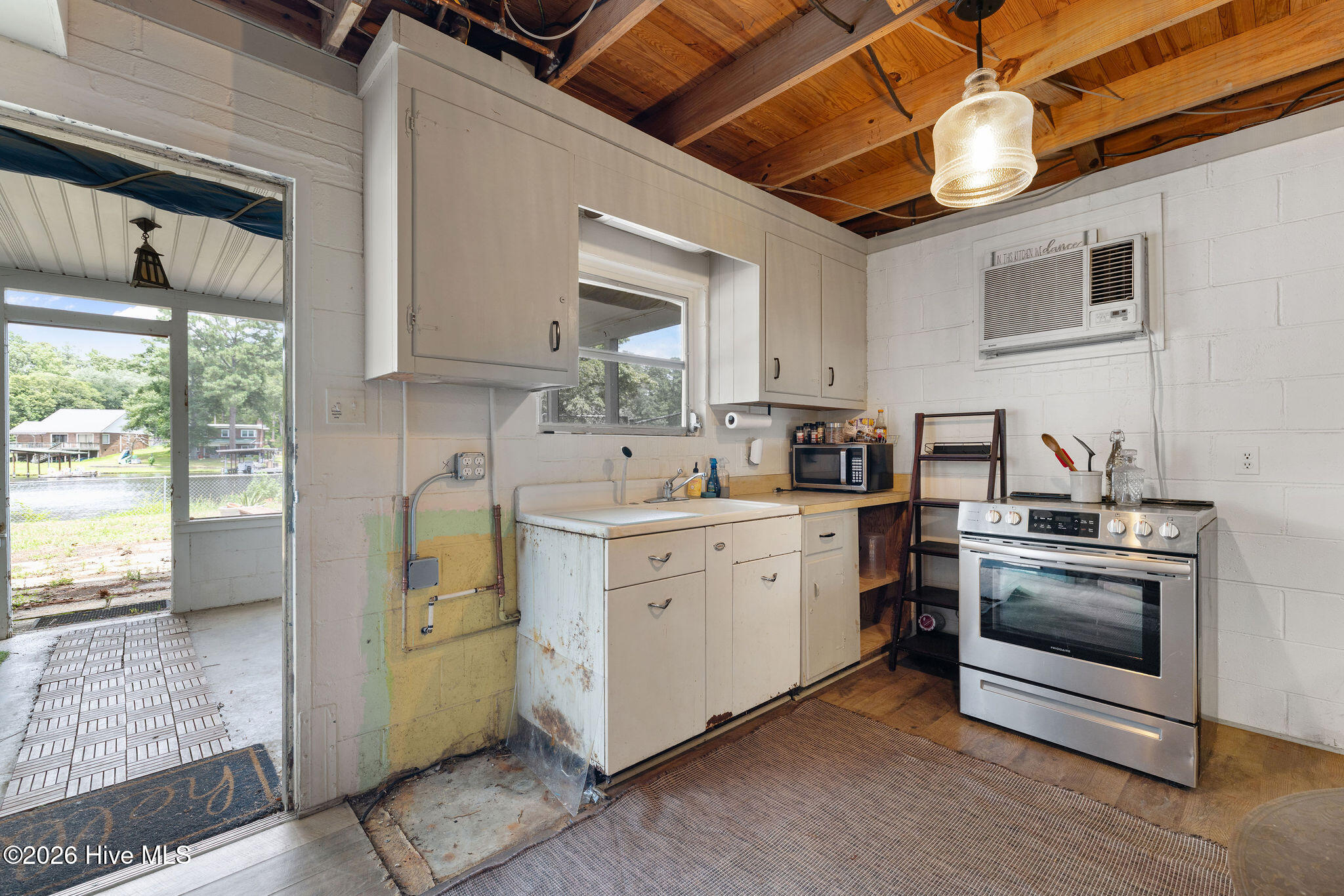 170 Sleepy Creek Drive Property Photo 14