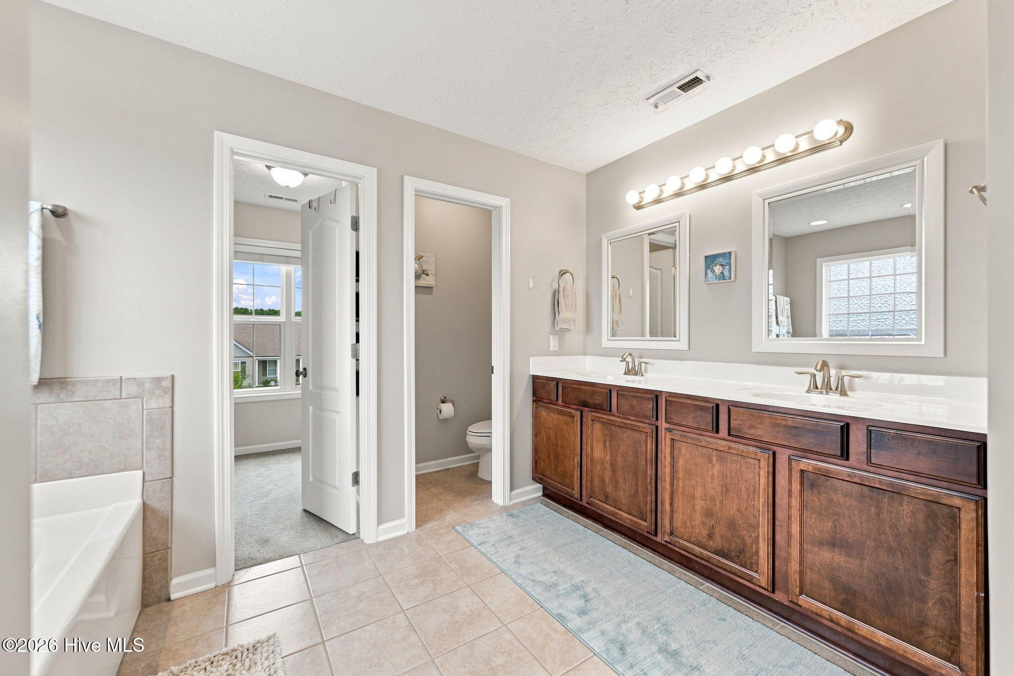 512 Louvre Lane Property Photo 25