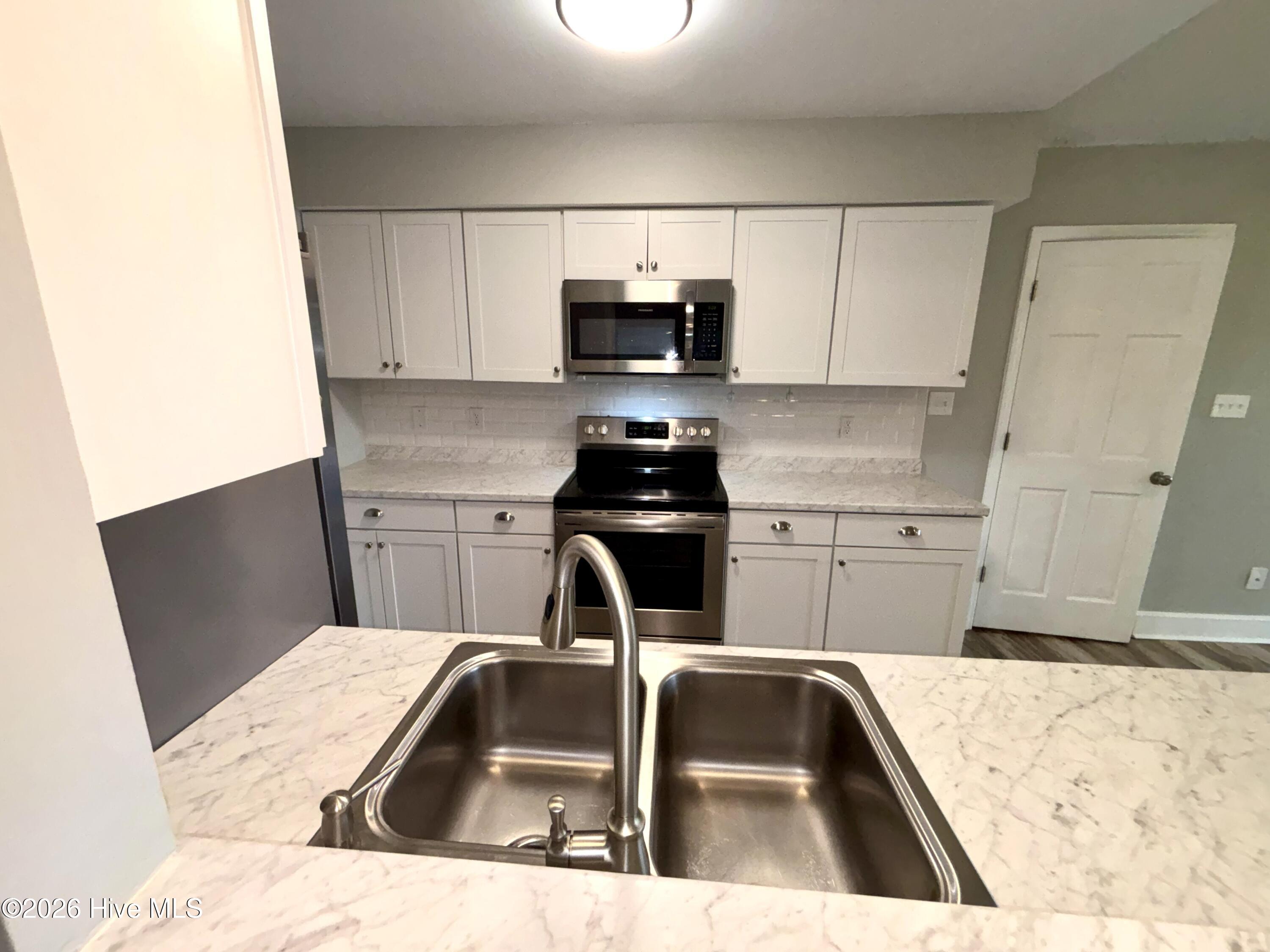 633 Foxfire Circle Property Photo 10