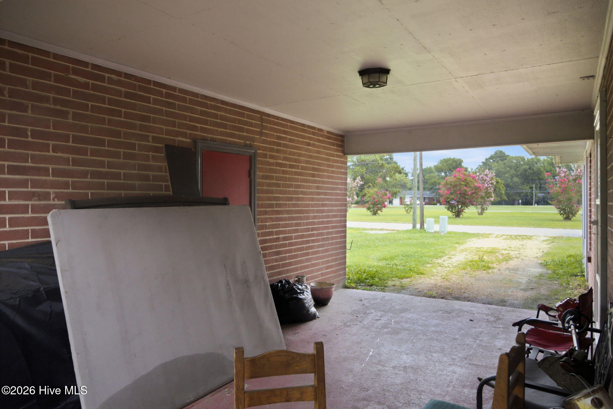208 N West Avenue Property Photo 25