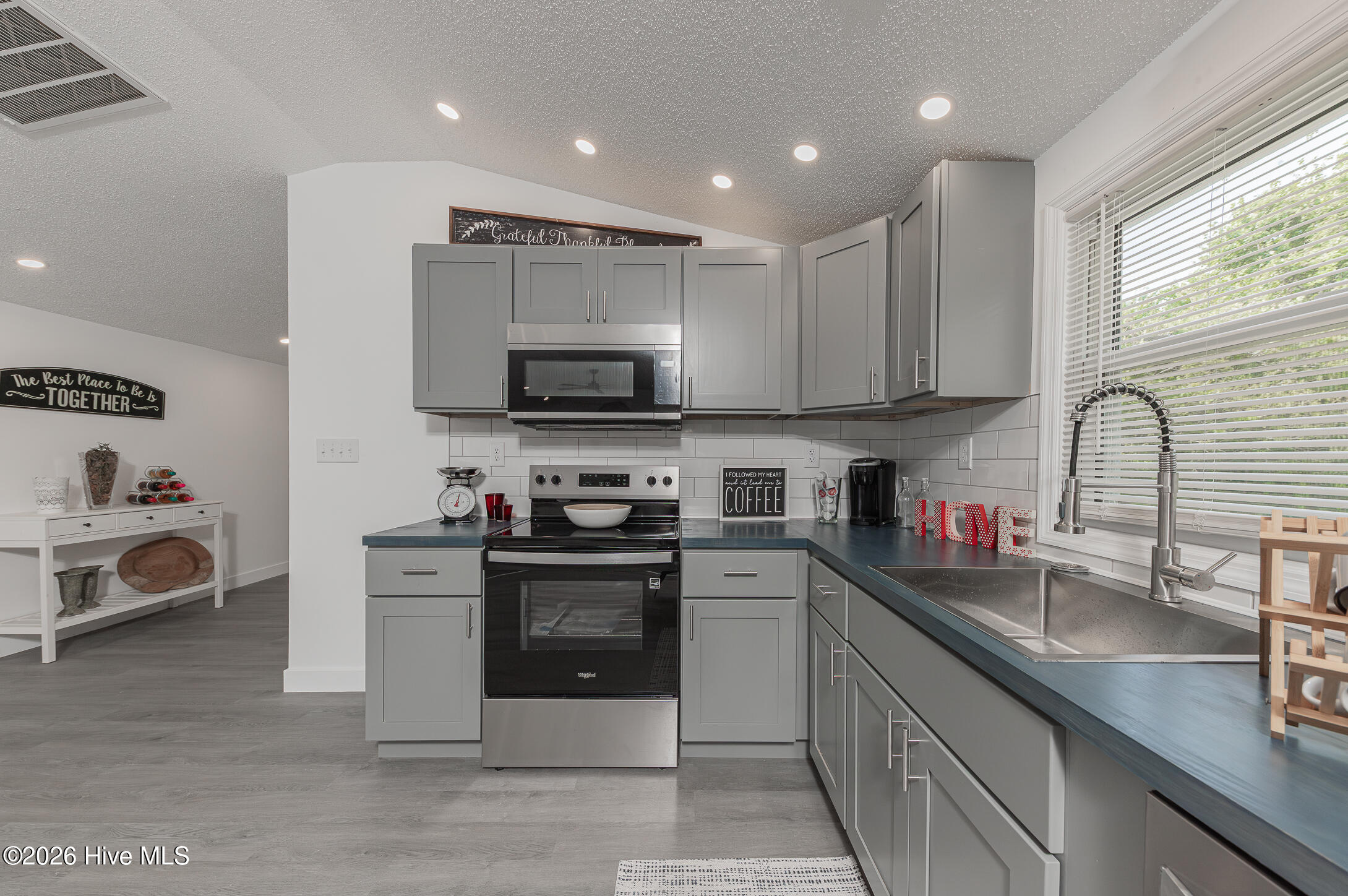 175 Peninsula Manor Road Property Photo 17