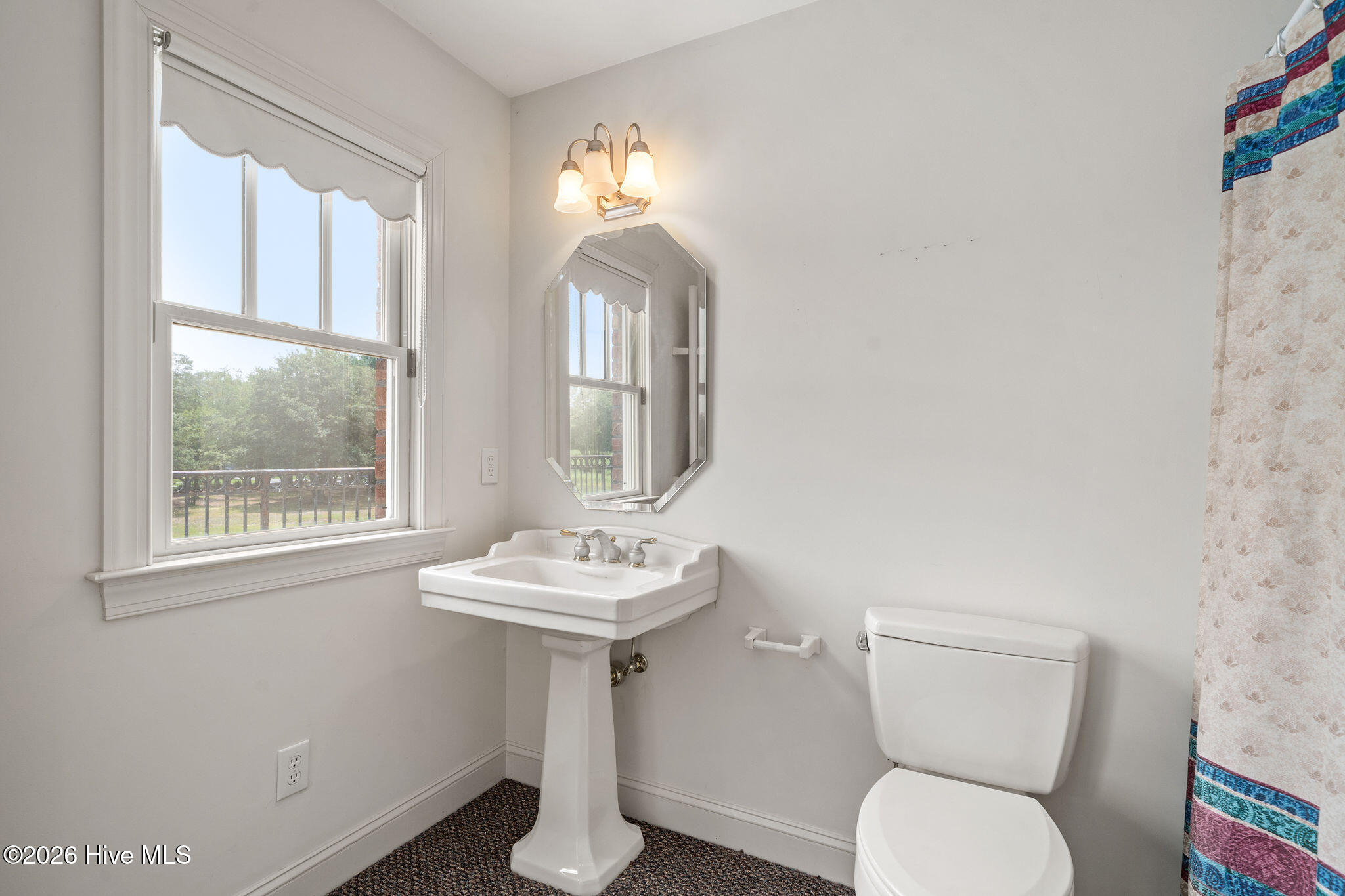 148 E Grandiflora Drive Property Photo 18