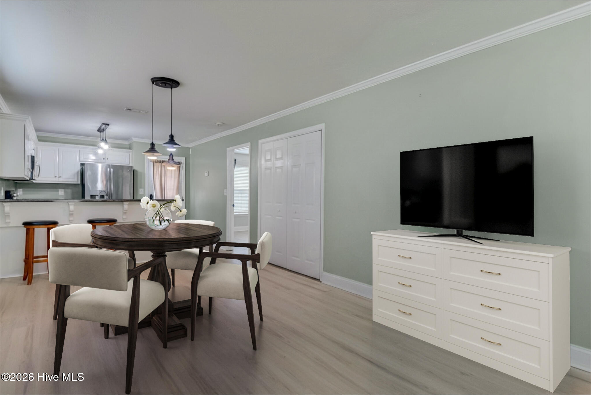 602 W Buena Vista Avenue Unit 10 Property Photo 6