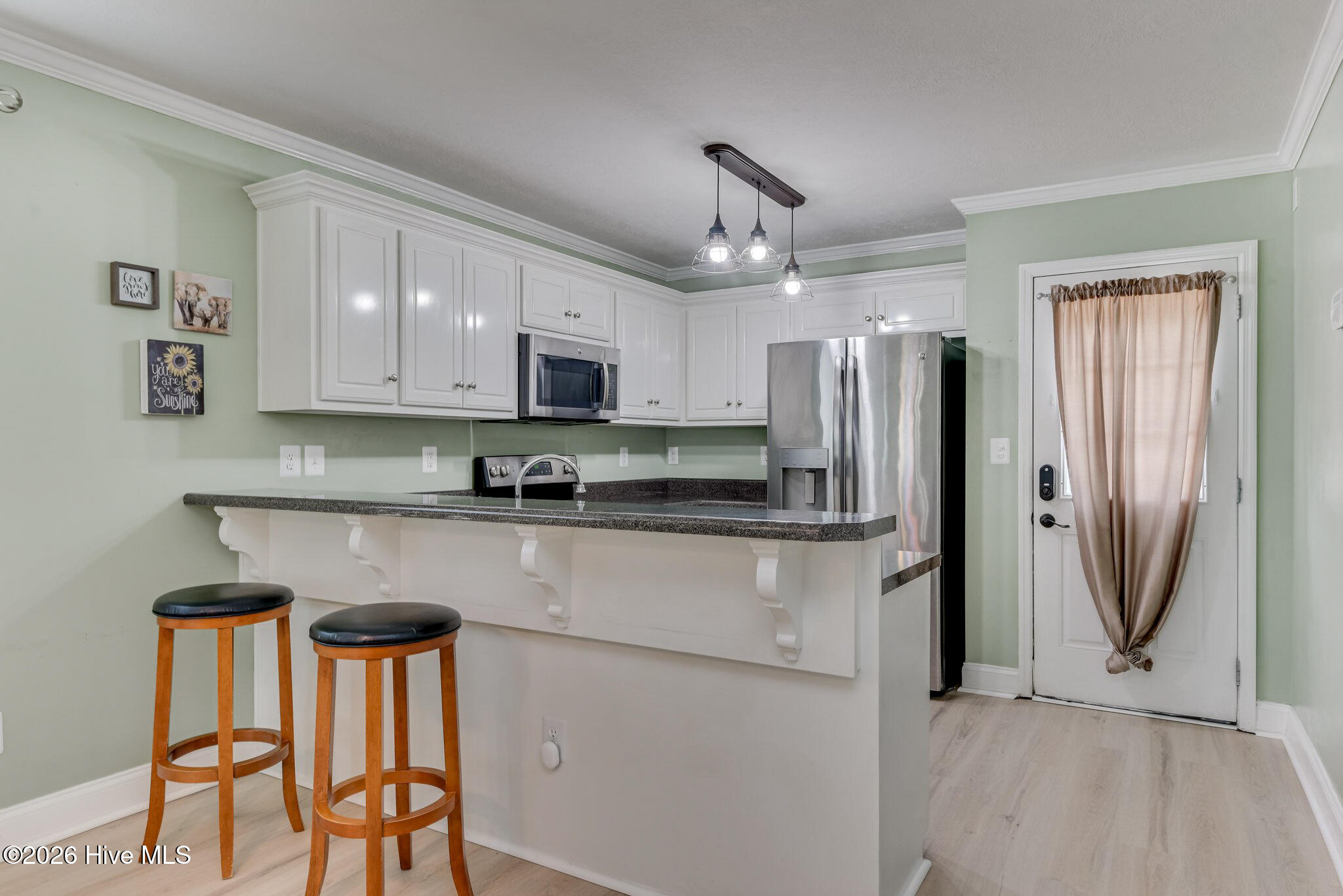 602 W Buena Vista Avenue Unit 10 Property Photo 8