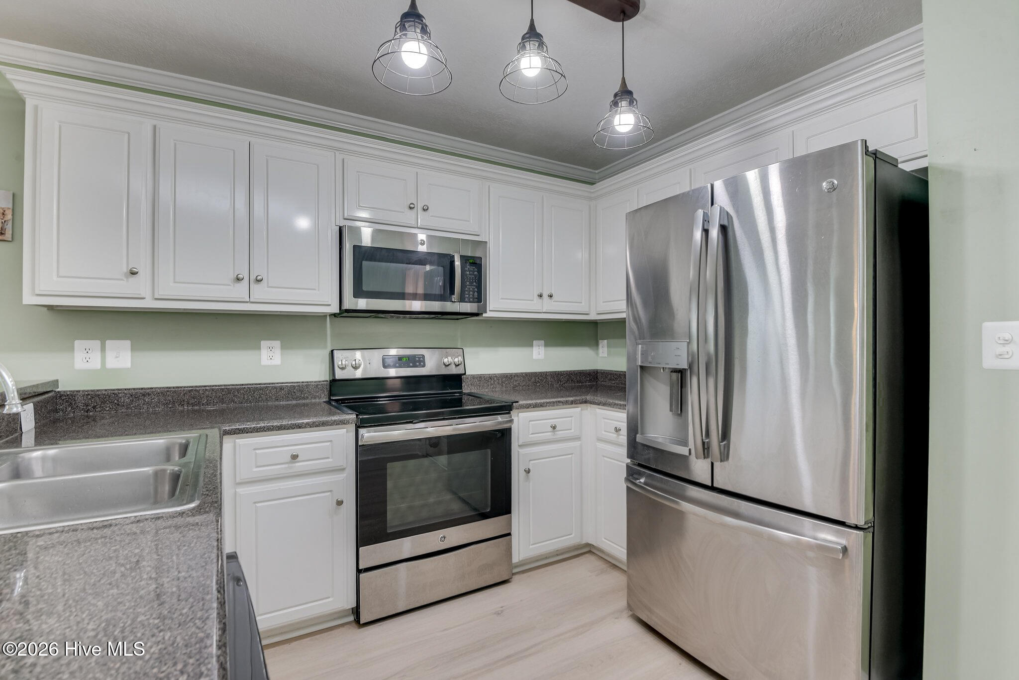 602 W Buena Vista Avenue Unit 10 Property Photo 9