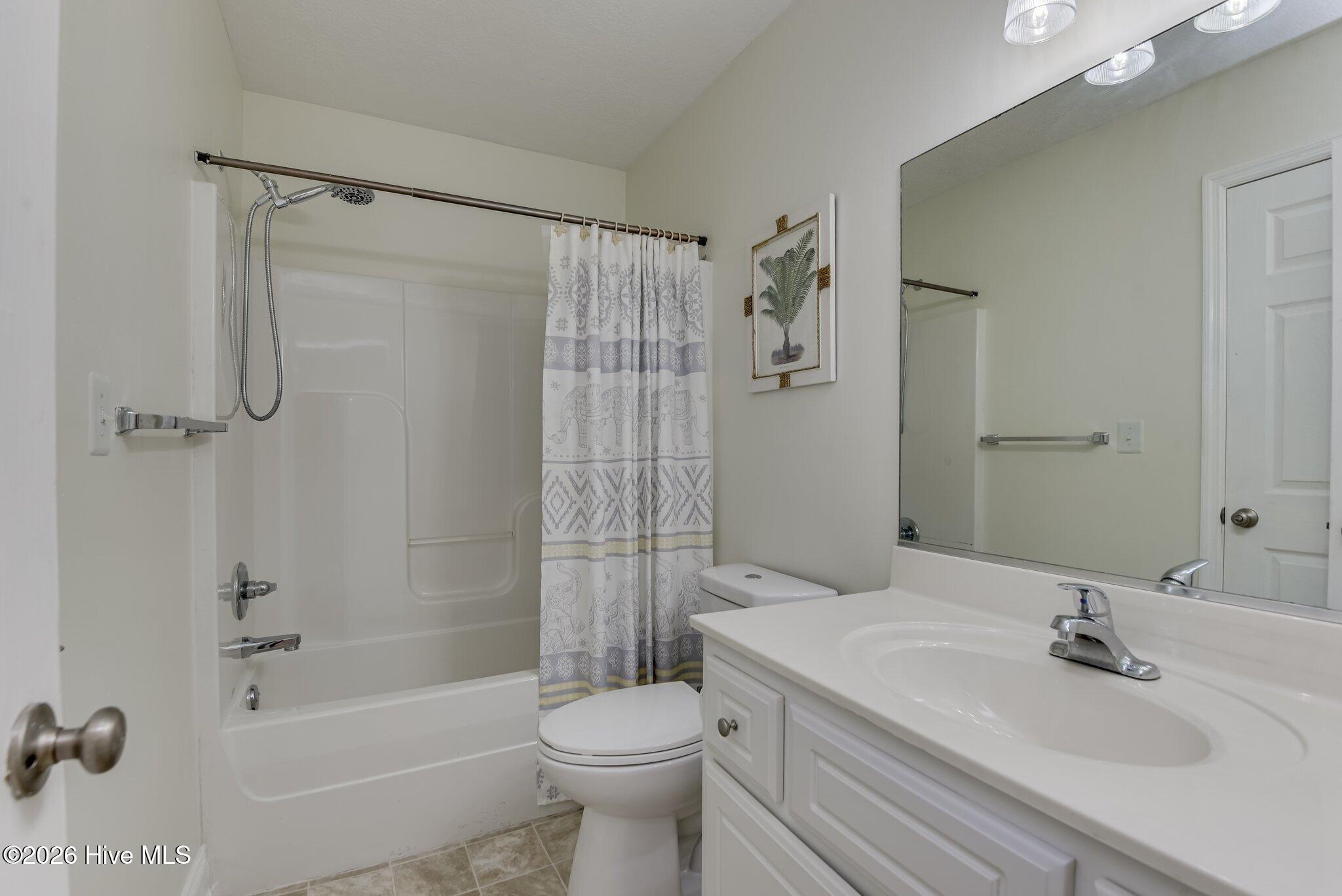 602 W Buena Vista Avenue Unit 10 Property Photo 17