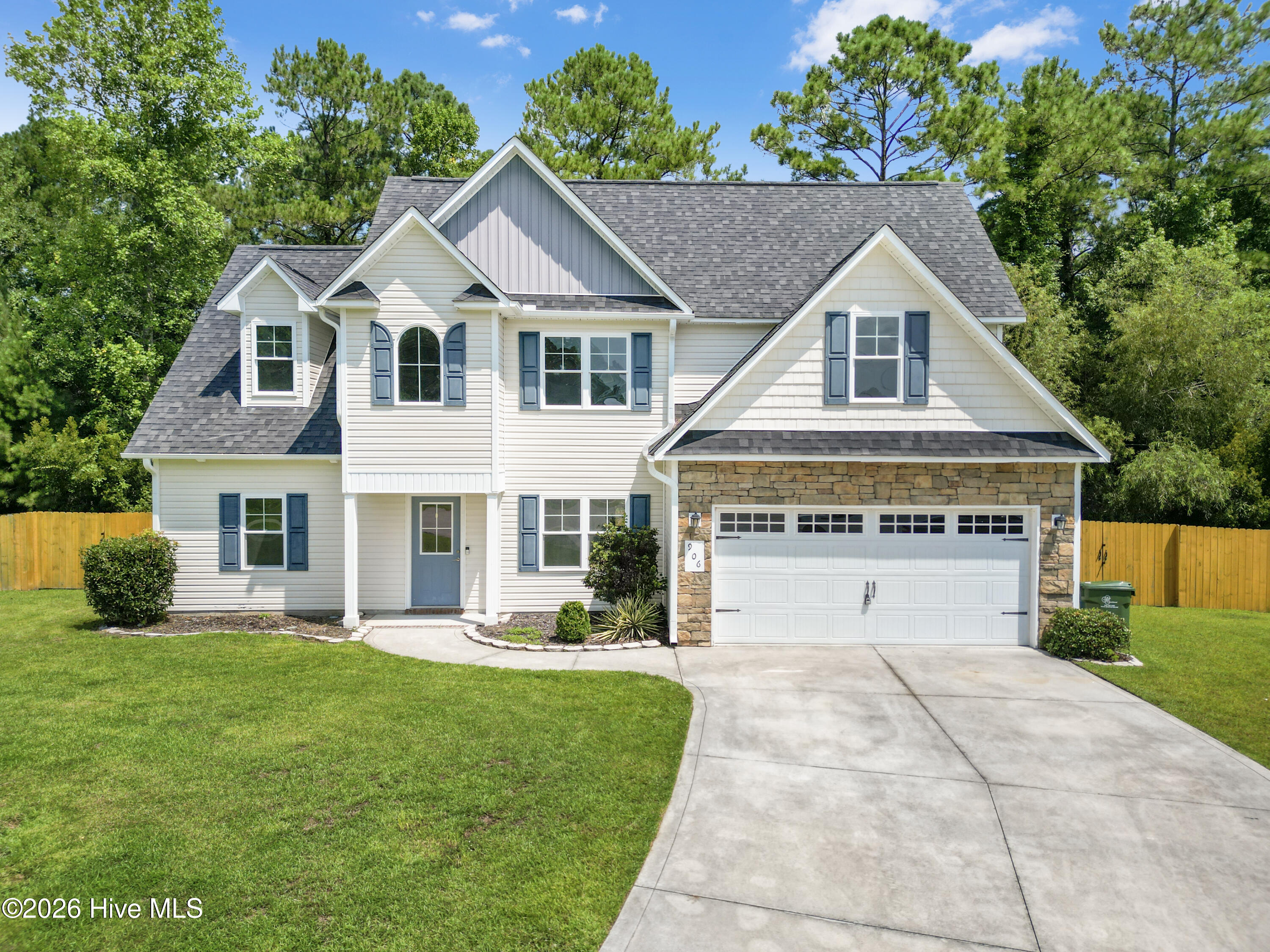 906 Gulf Chase Court Property Photo 1