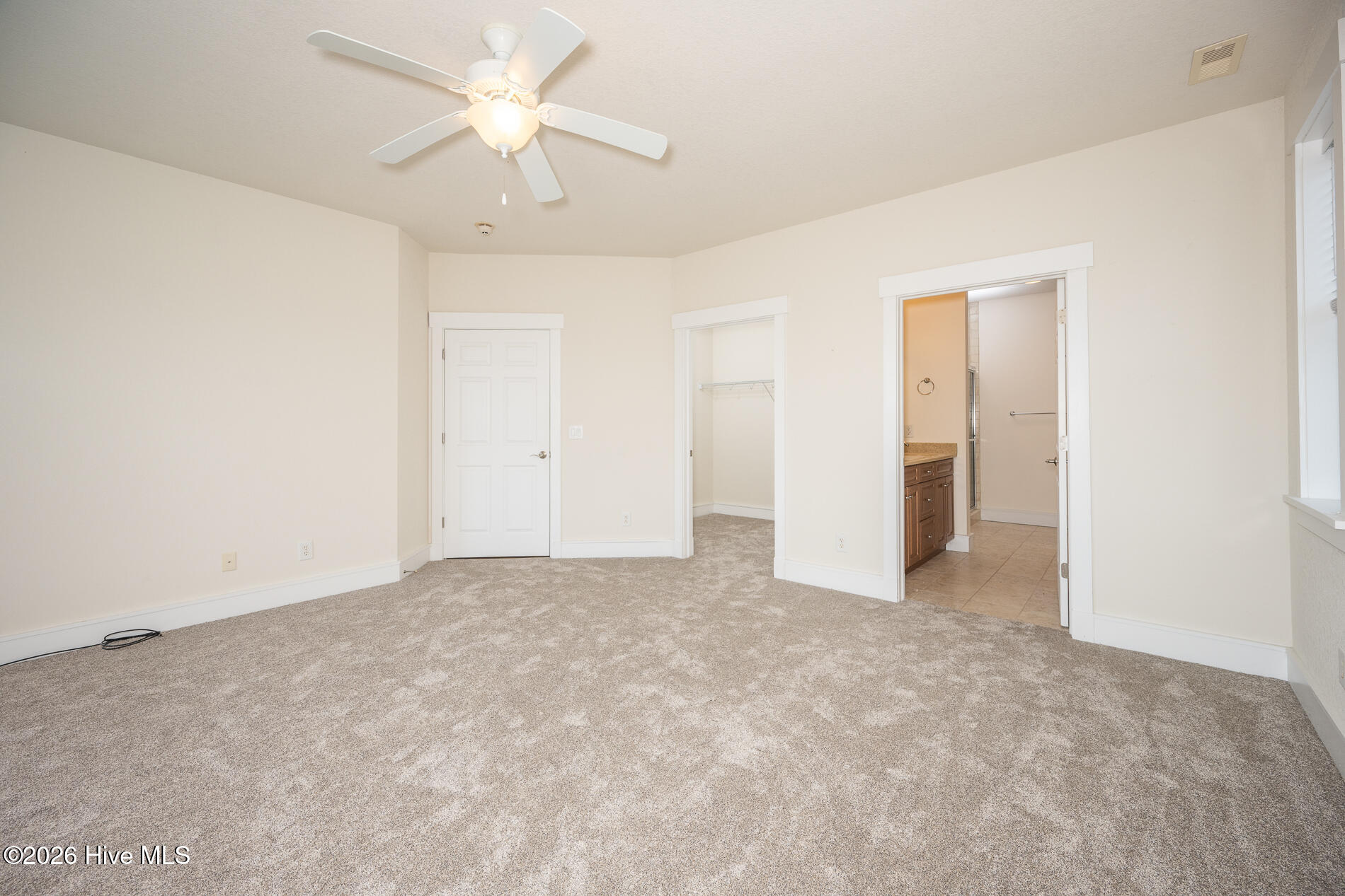 100 Mercedes Court A Property Photo 15