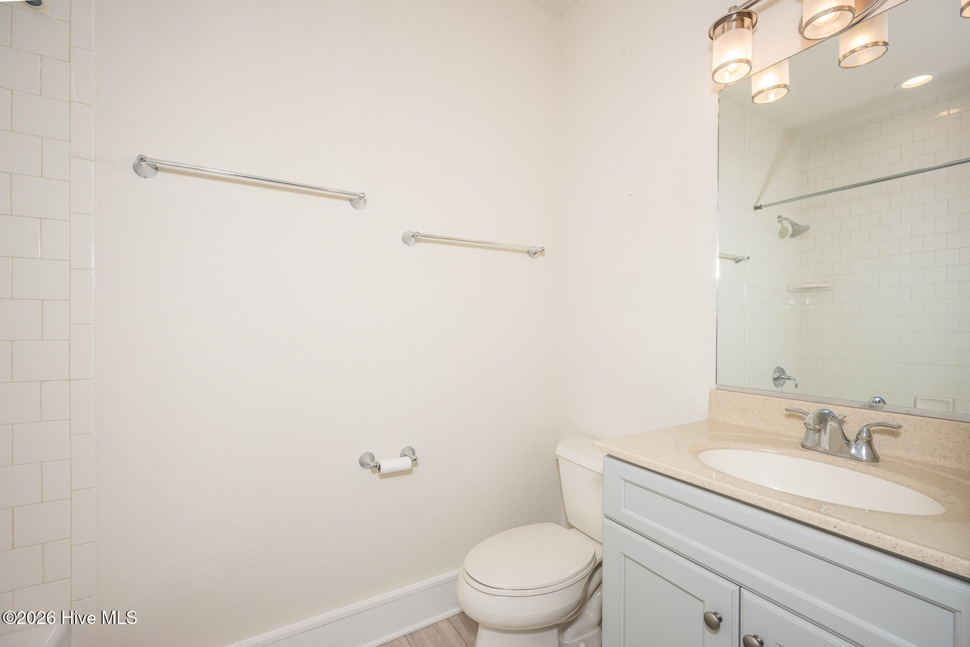 100 Mercedes Court A Property Photo 22