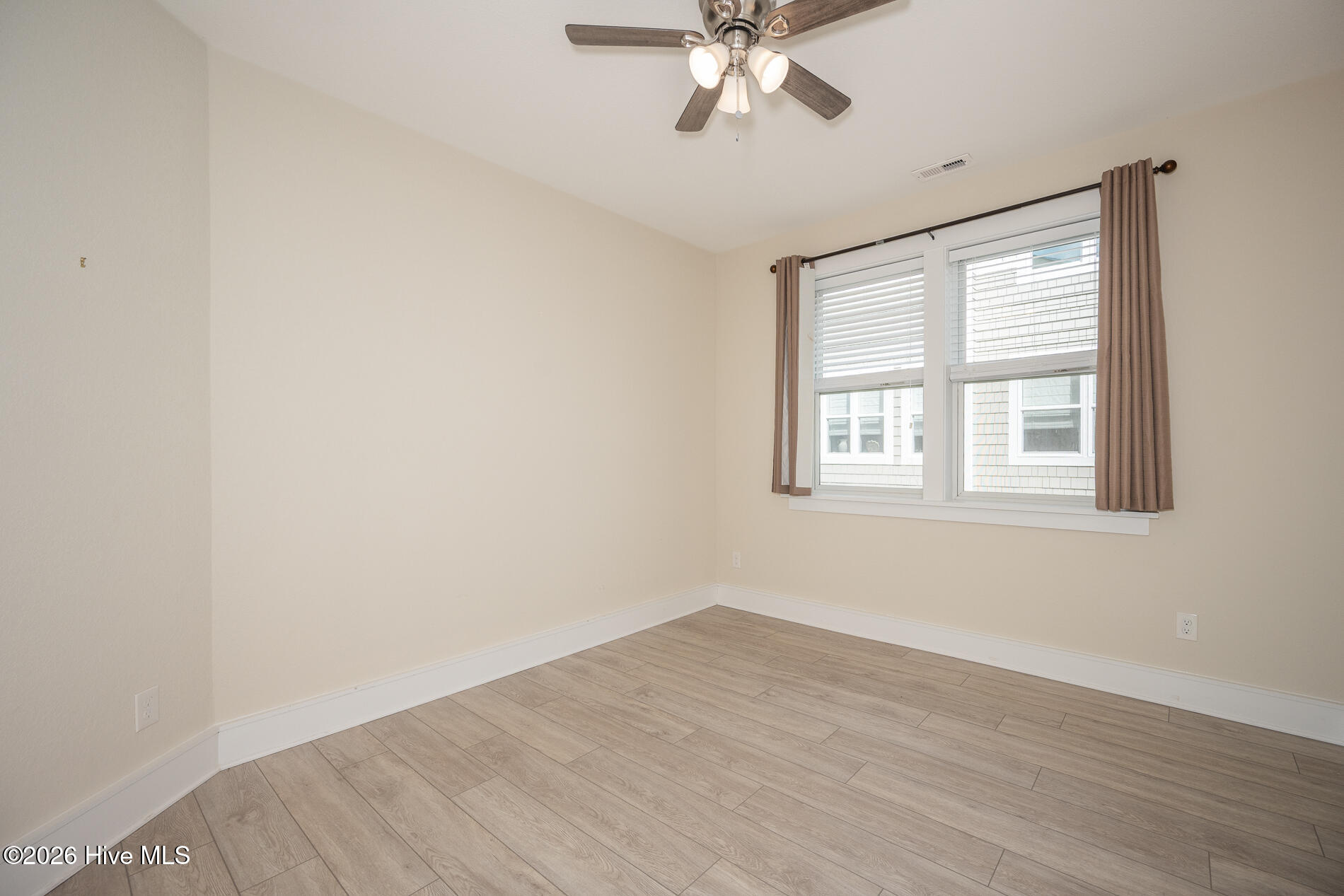 100 Mercedes Court A Property Photo 25