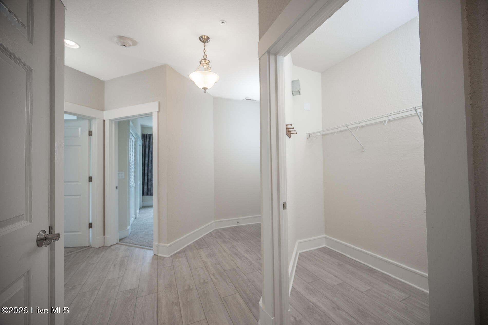 100 Mercedes Court A Property Photo 27