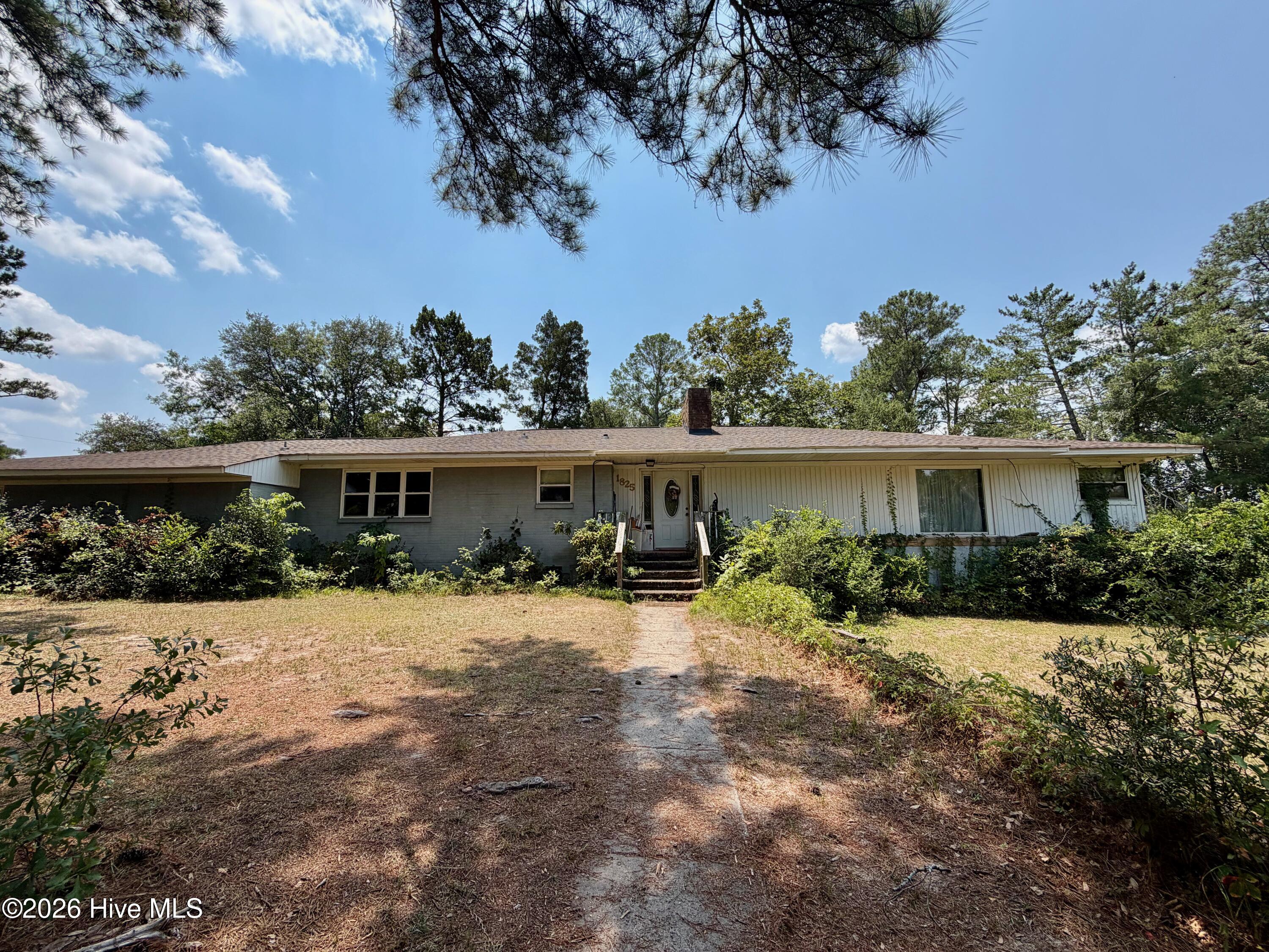 1825 Hollis Avenue Property Photo 1