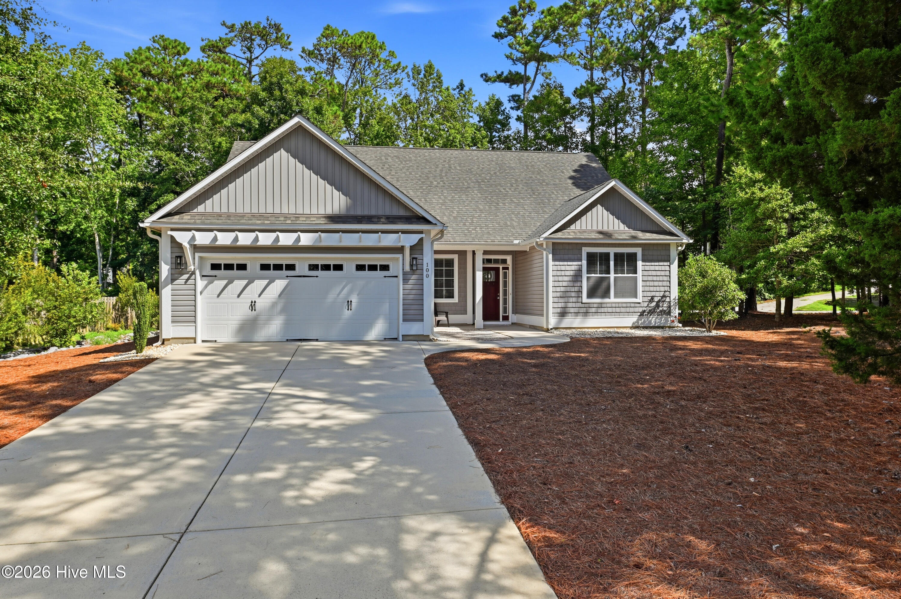 100 Hickory Circle Property Photo 1