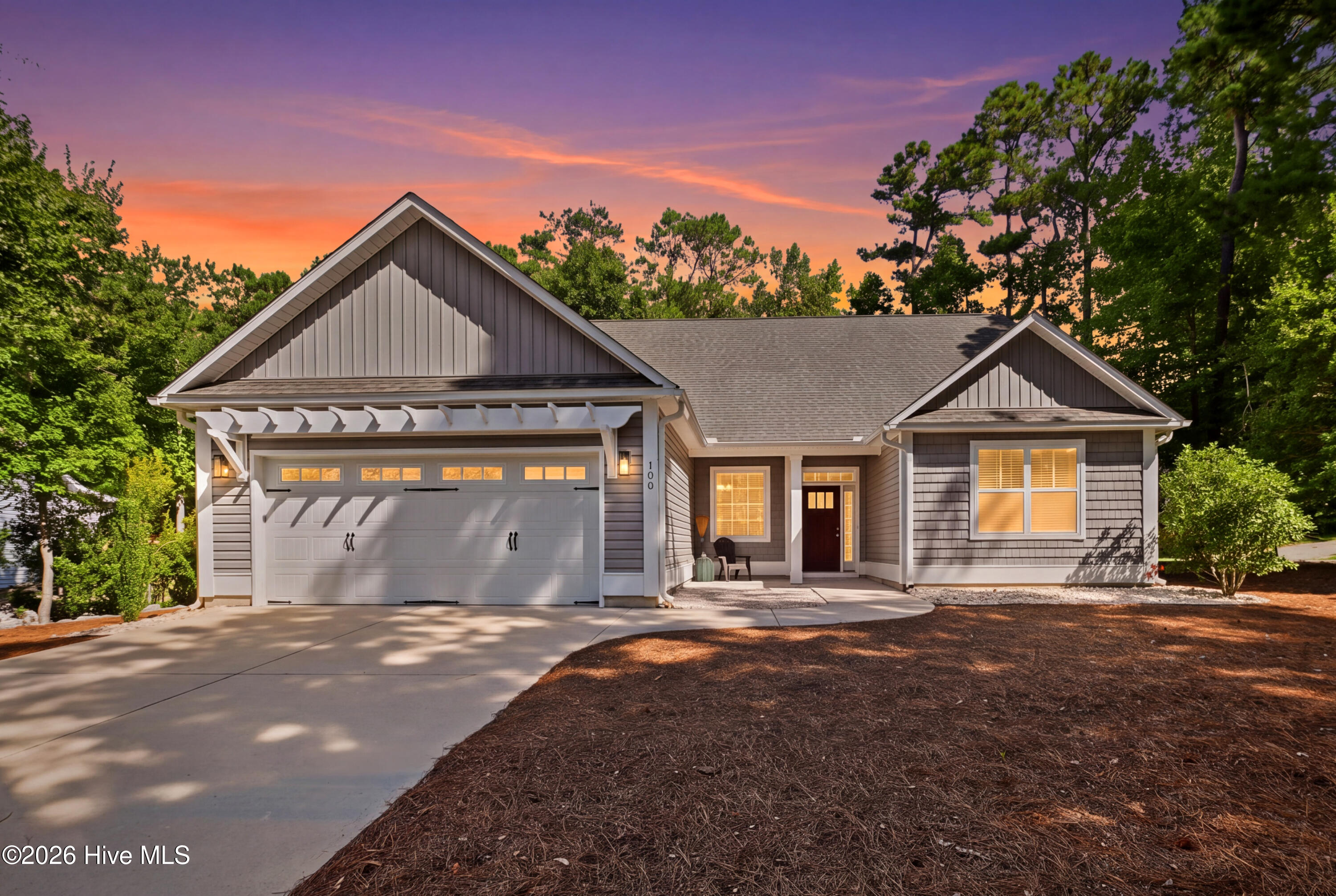 100 Hickory Circle Property Photo 1