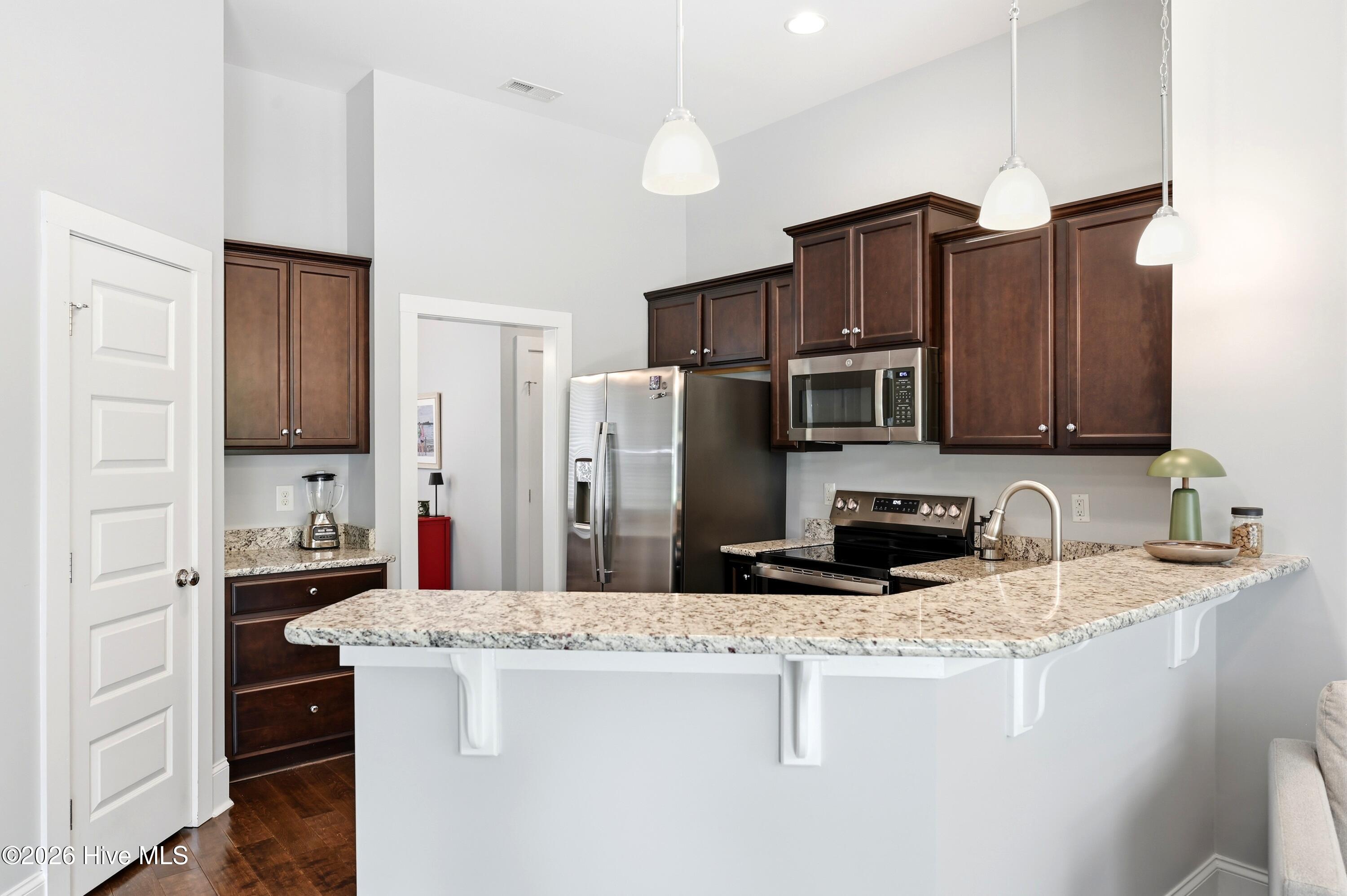 100 Hickory Circle Property Photo 8