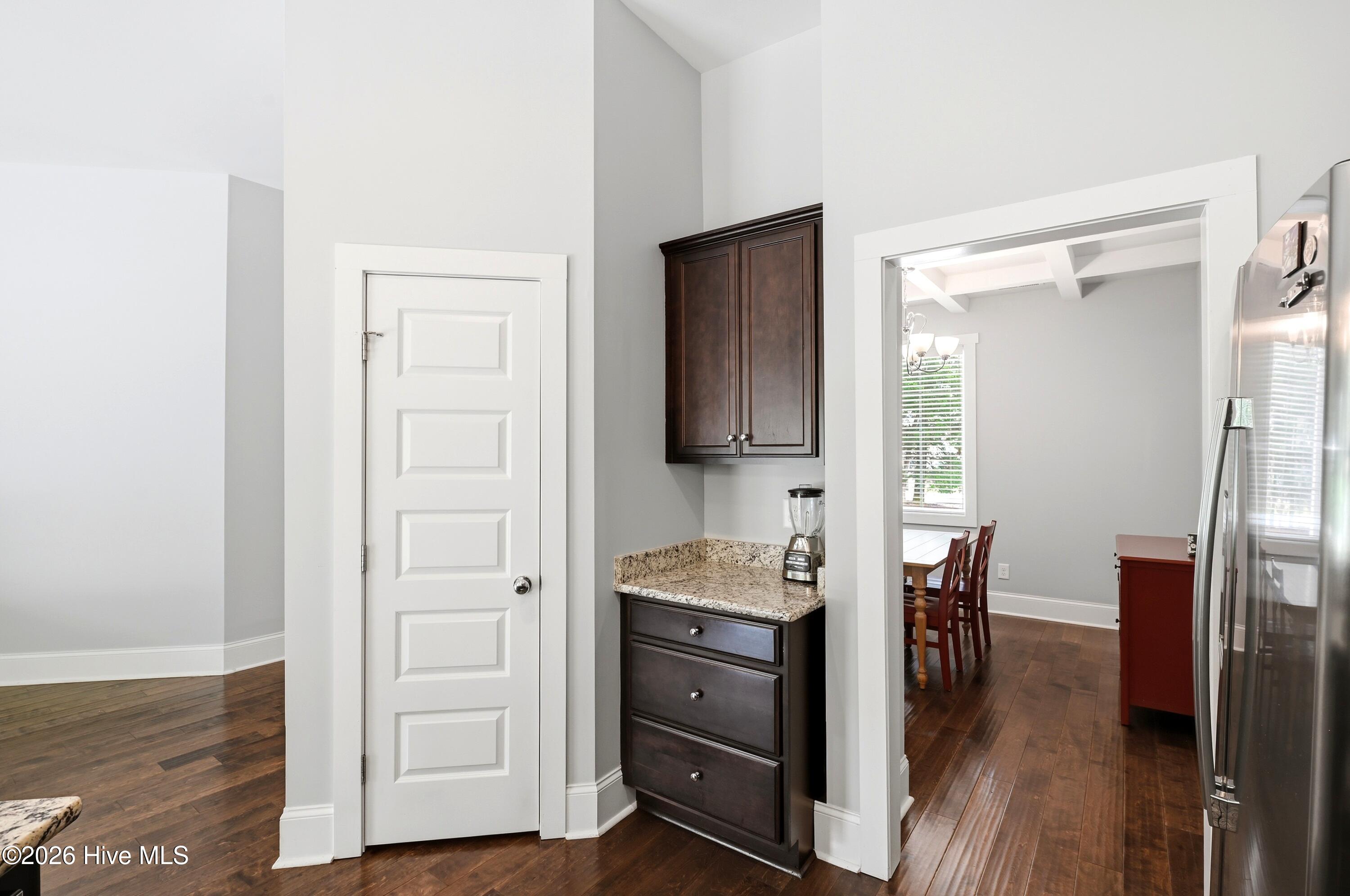 100 Hickory Circle Property Photo 11