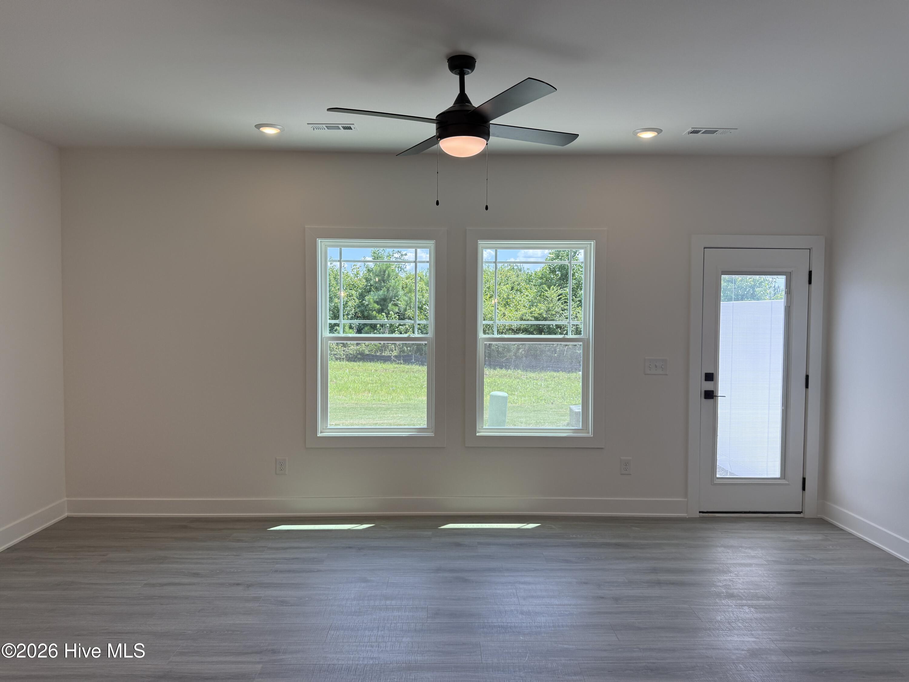 2015 Tharrington Way Property Photo 4