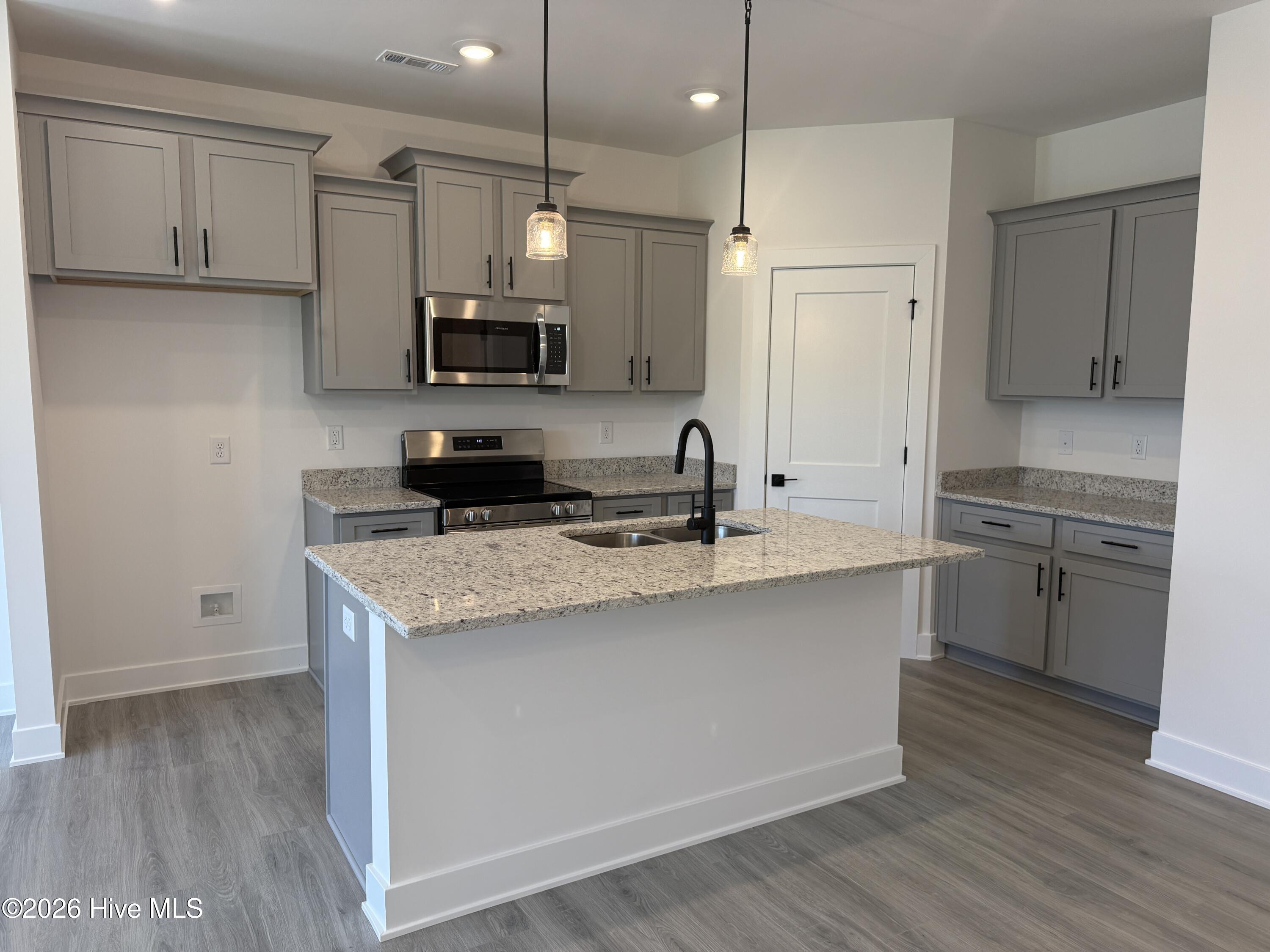 2015 Tharrington Way Property Photo 5