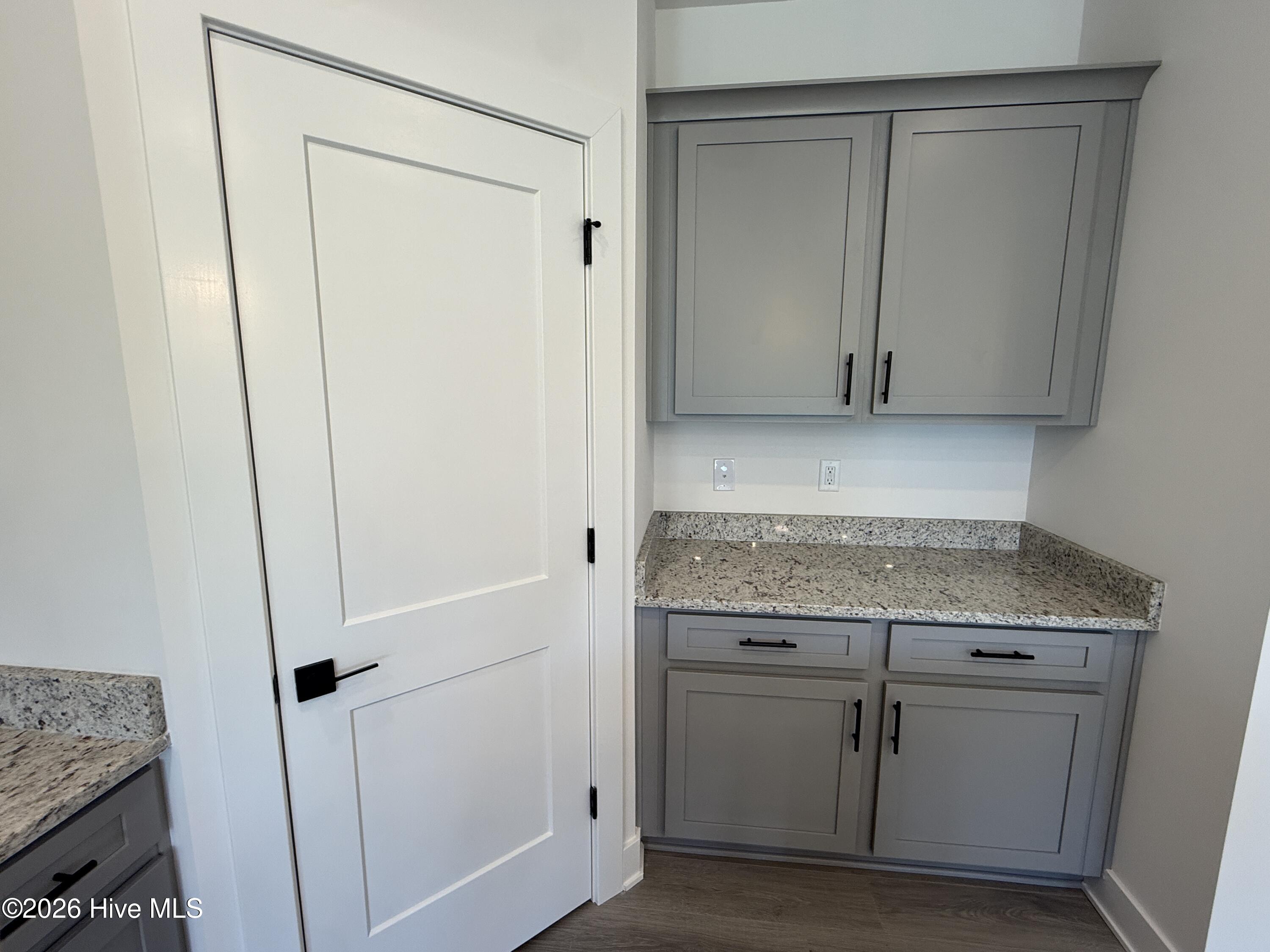 2015 Tharrington Way Property Photo 6