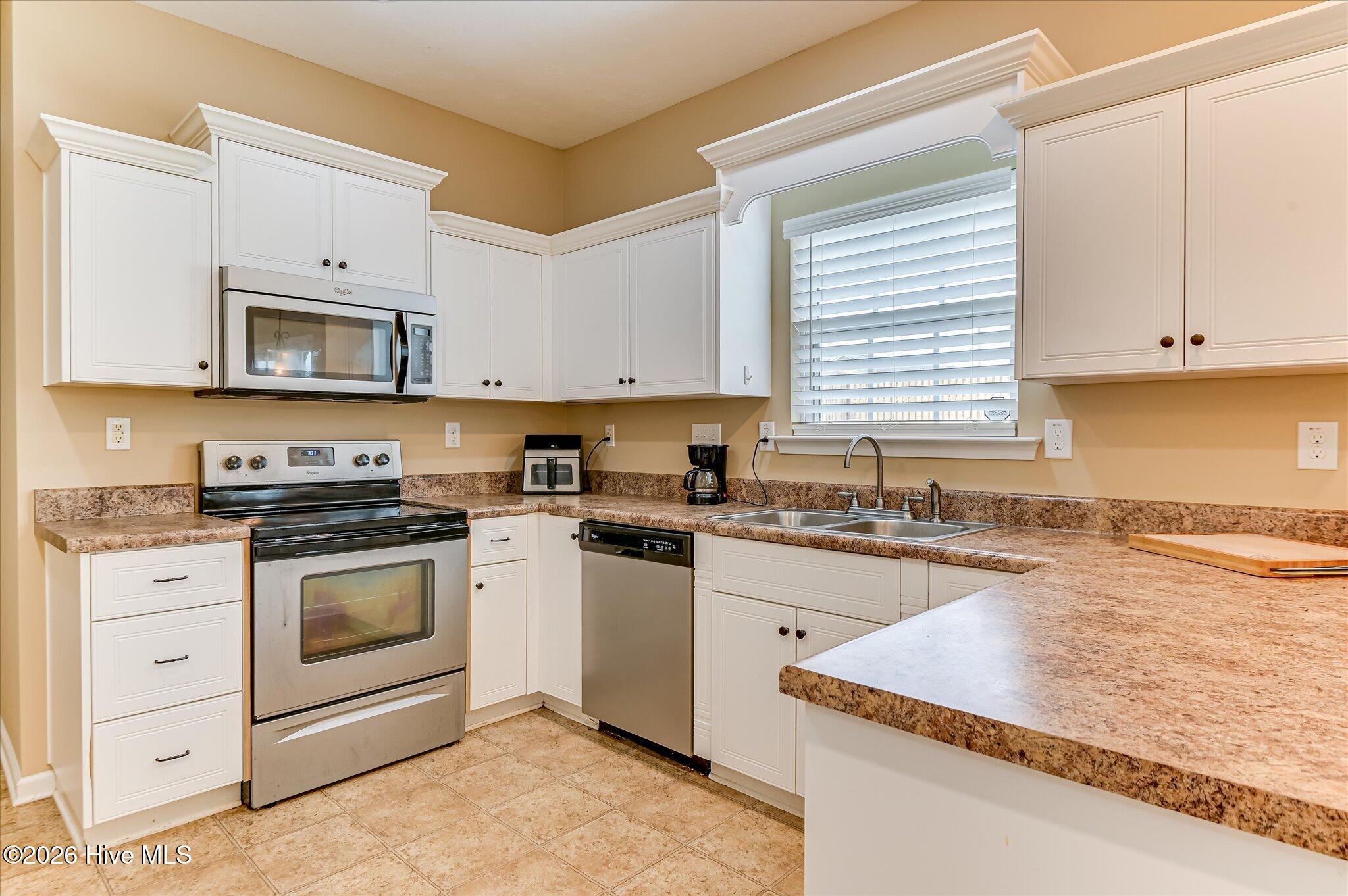 836 Westlawn Drive Property Photo 16