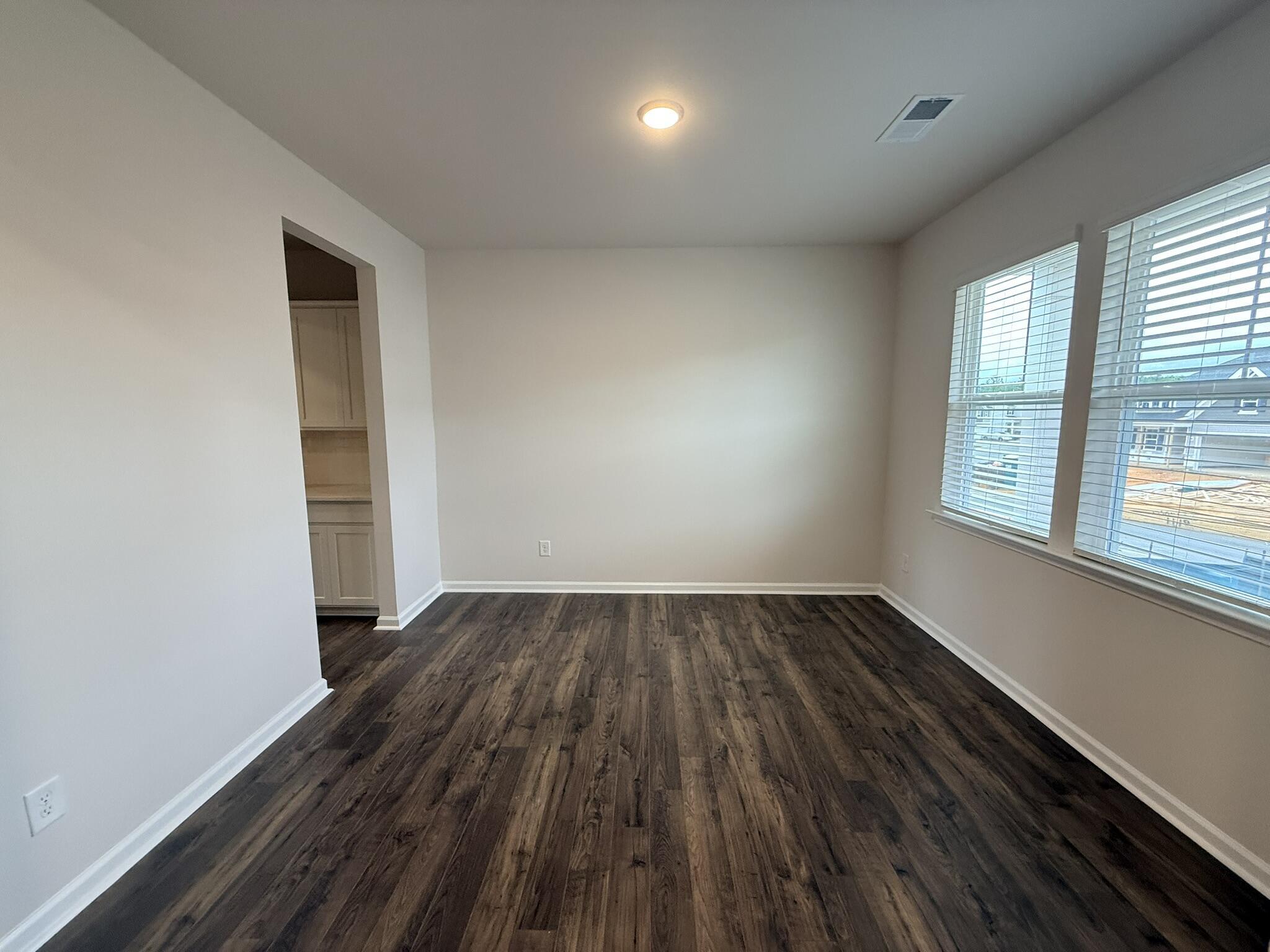 5290 Tullamore Drive Property Photo 5