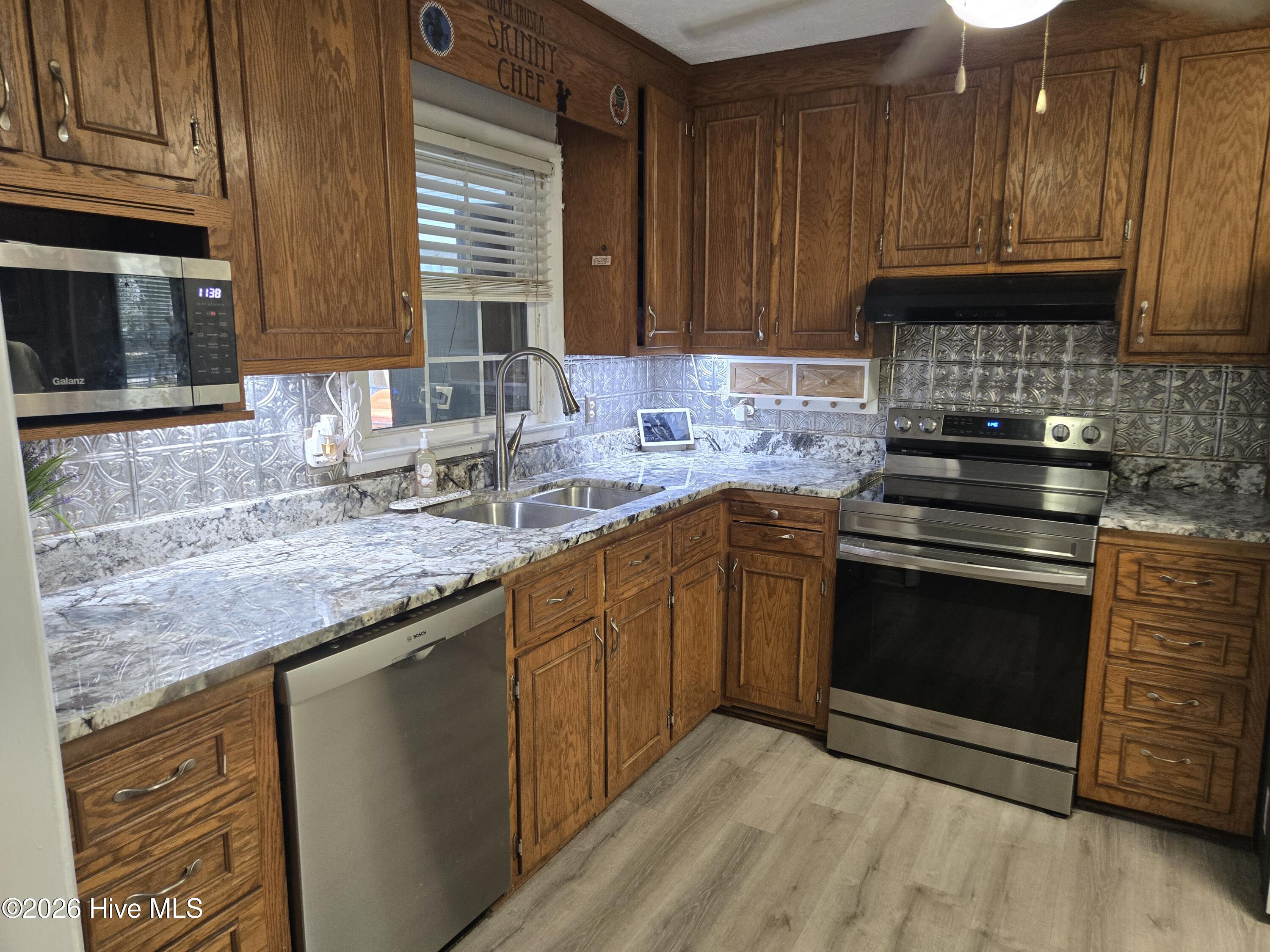 12501 Laurelcrest Road Property Photo 6