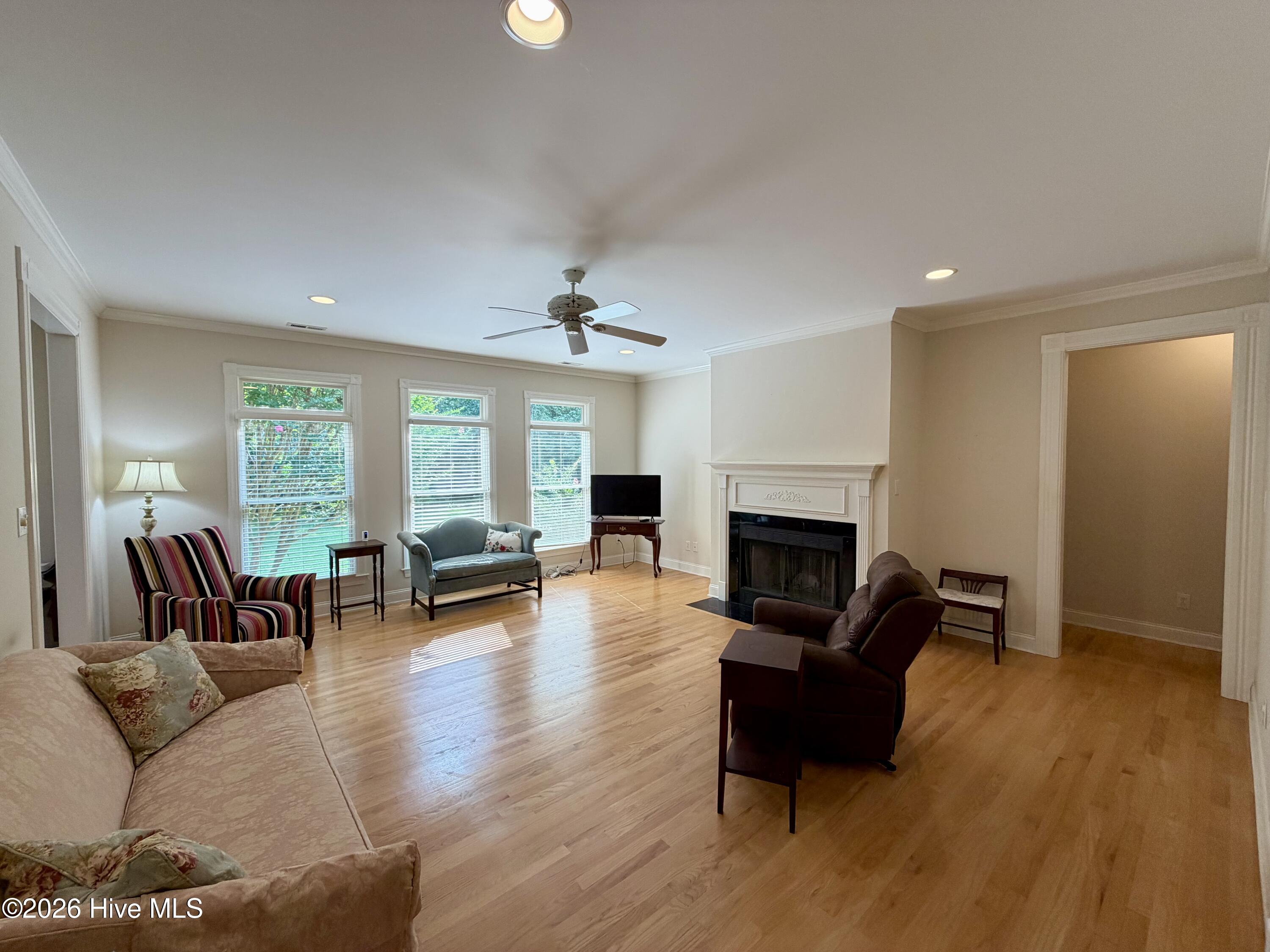 109 Drummond Place Property Photo 6
