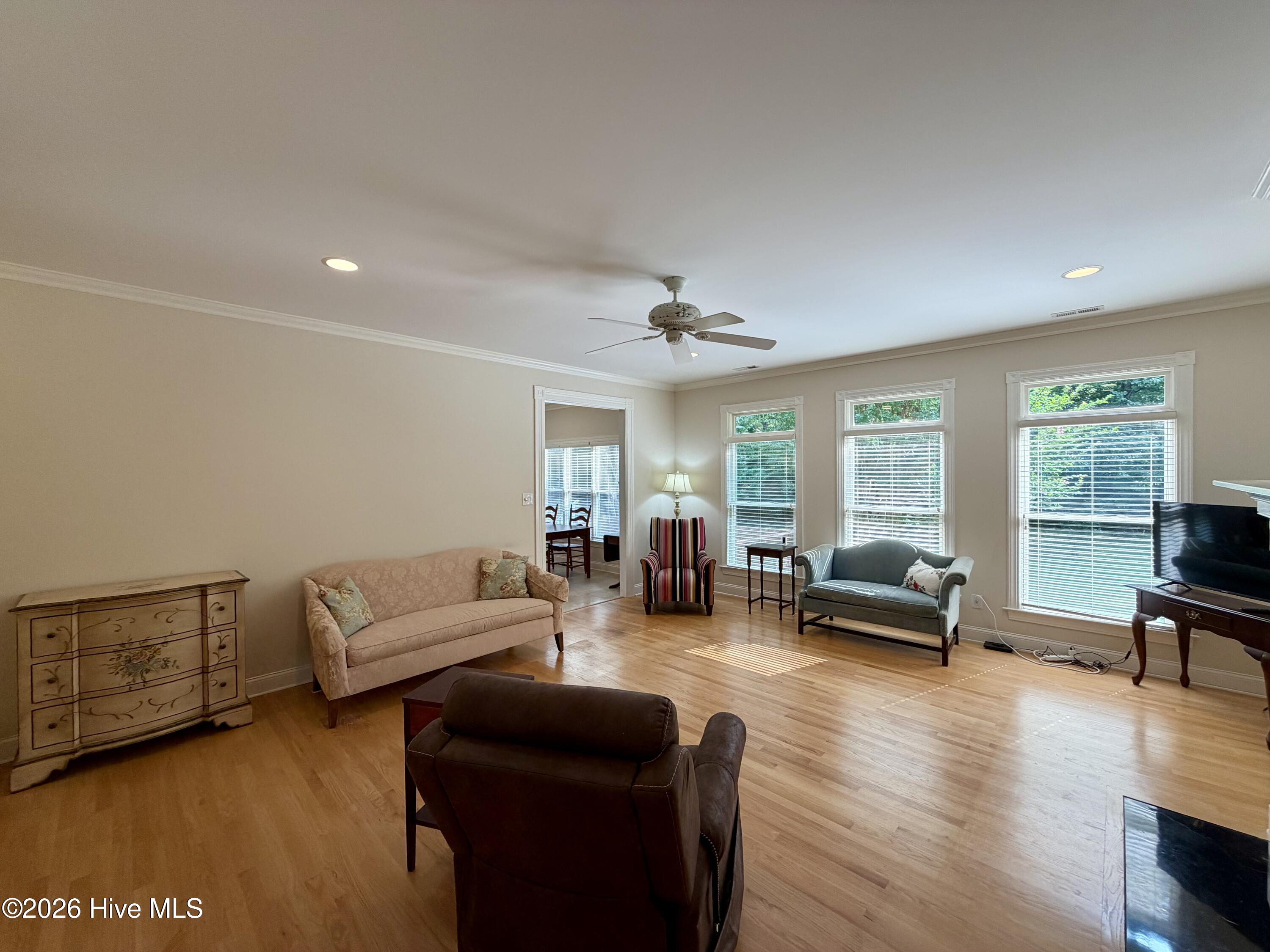 109 Drummond Place Property Photo 7