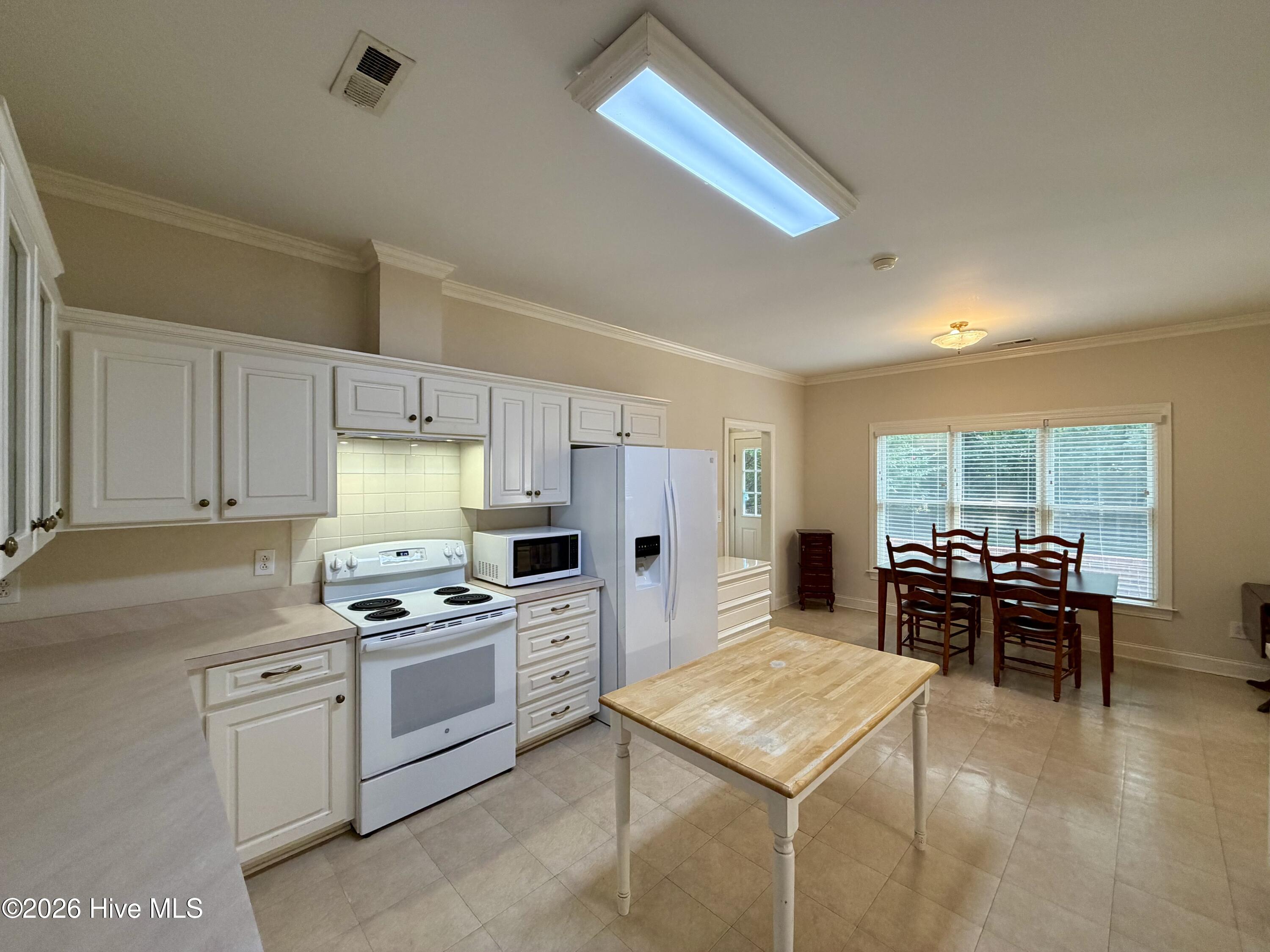109 Drummond Place Property Photo 13