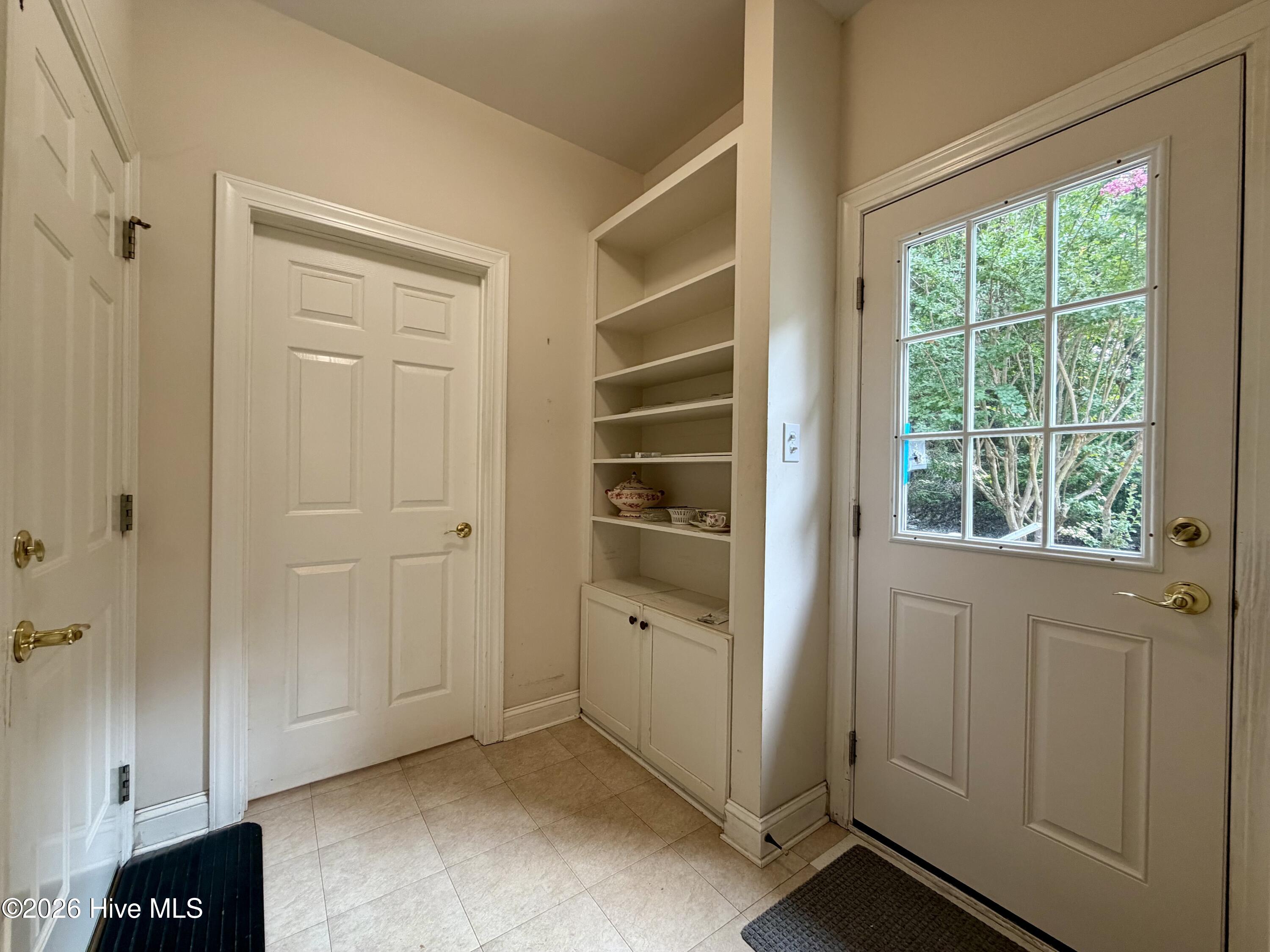 109 Drummond Place Property Photo 16