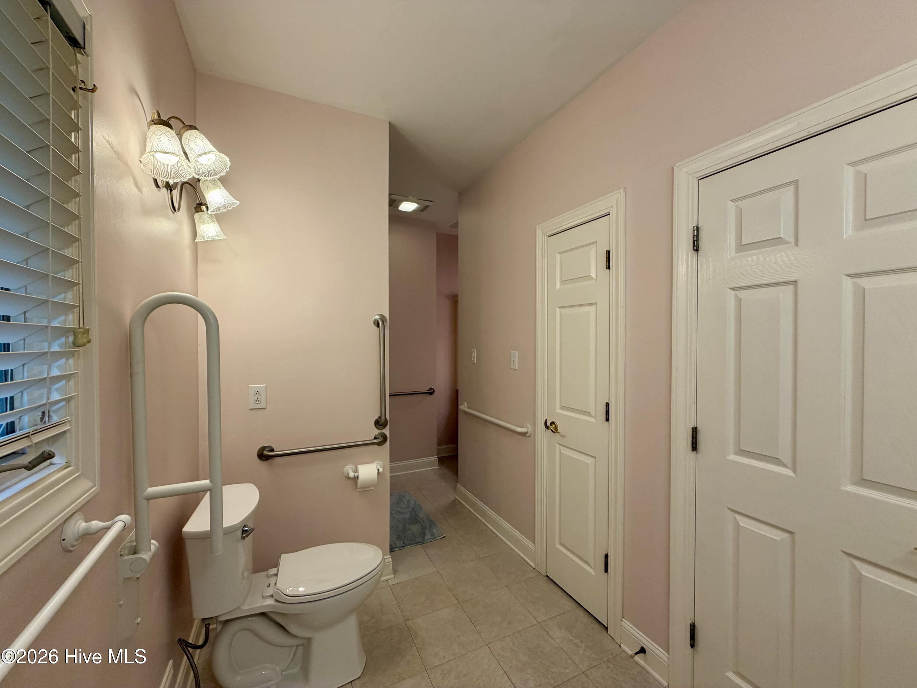109 Drummond Place Property Photo 23