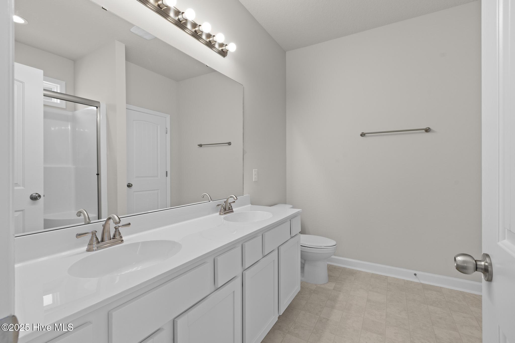 2033 Folkstone Woods Lane Property Photo 19