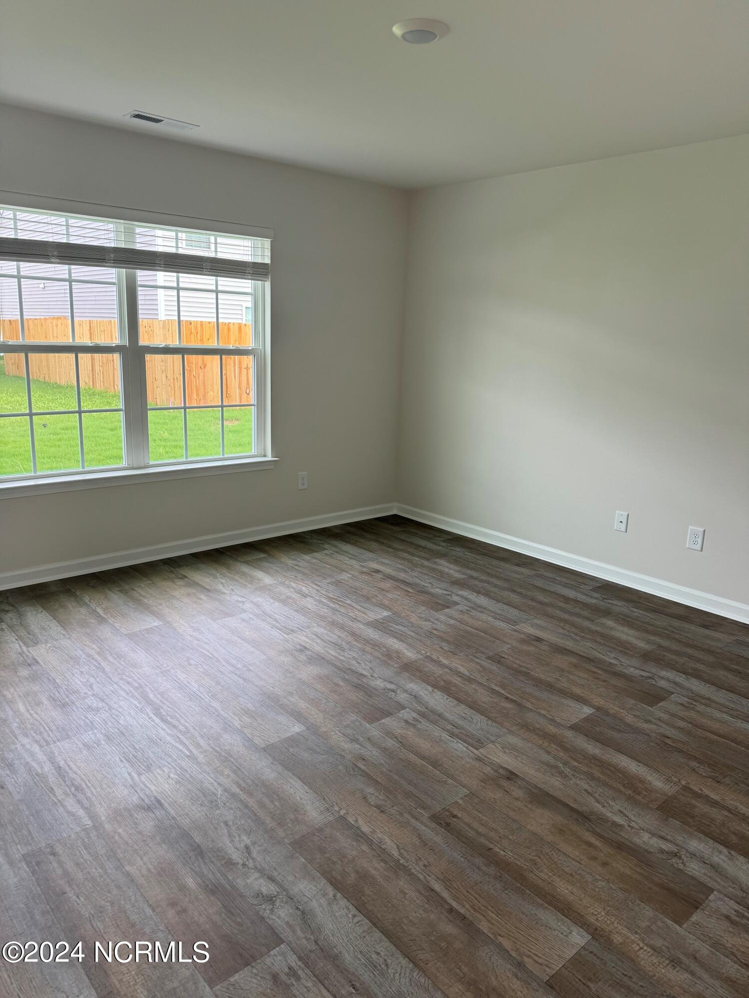 2225 Montalvan Drive Property Photo 4