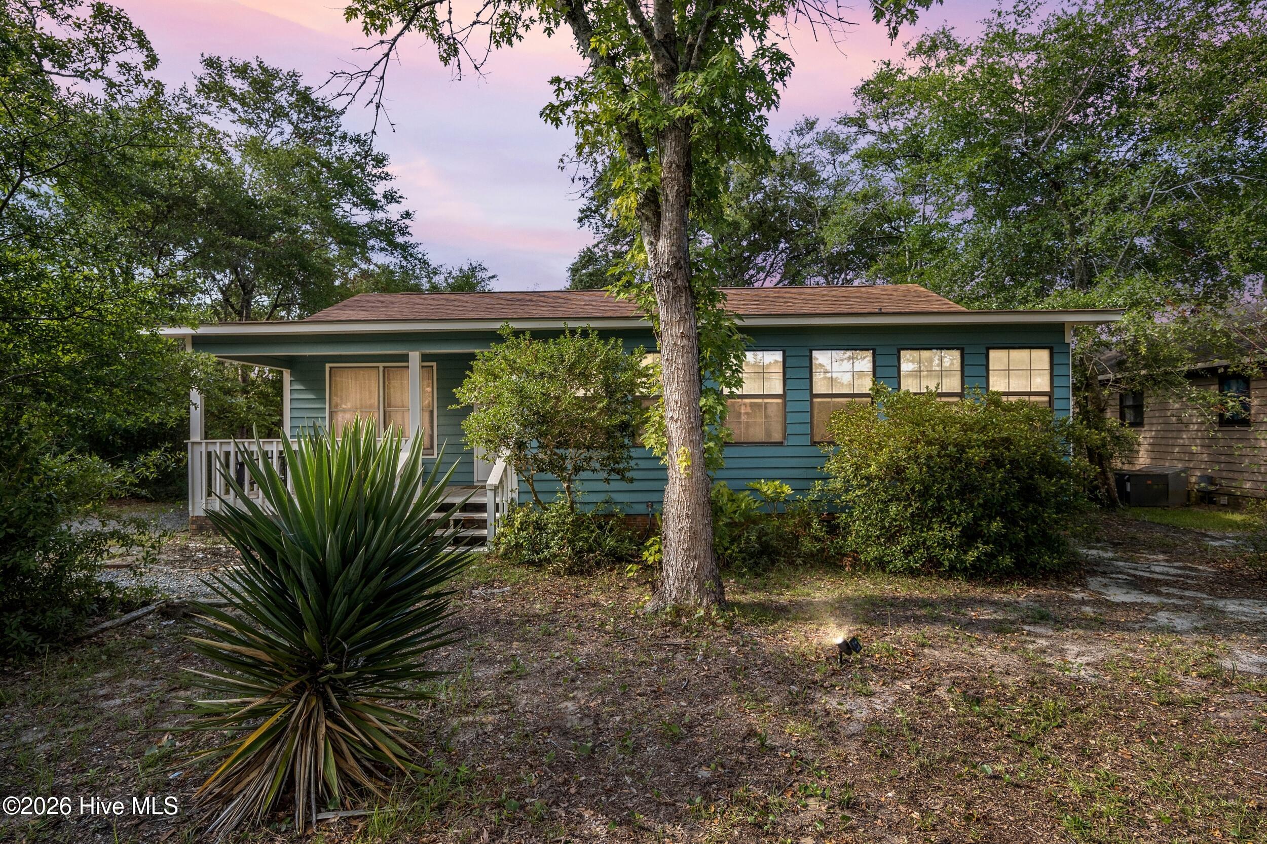 603 E Oak Island Drive Property Photo 1