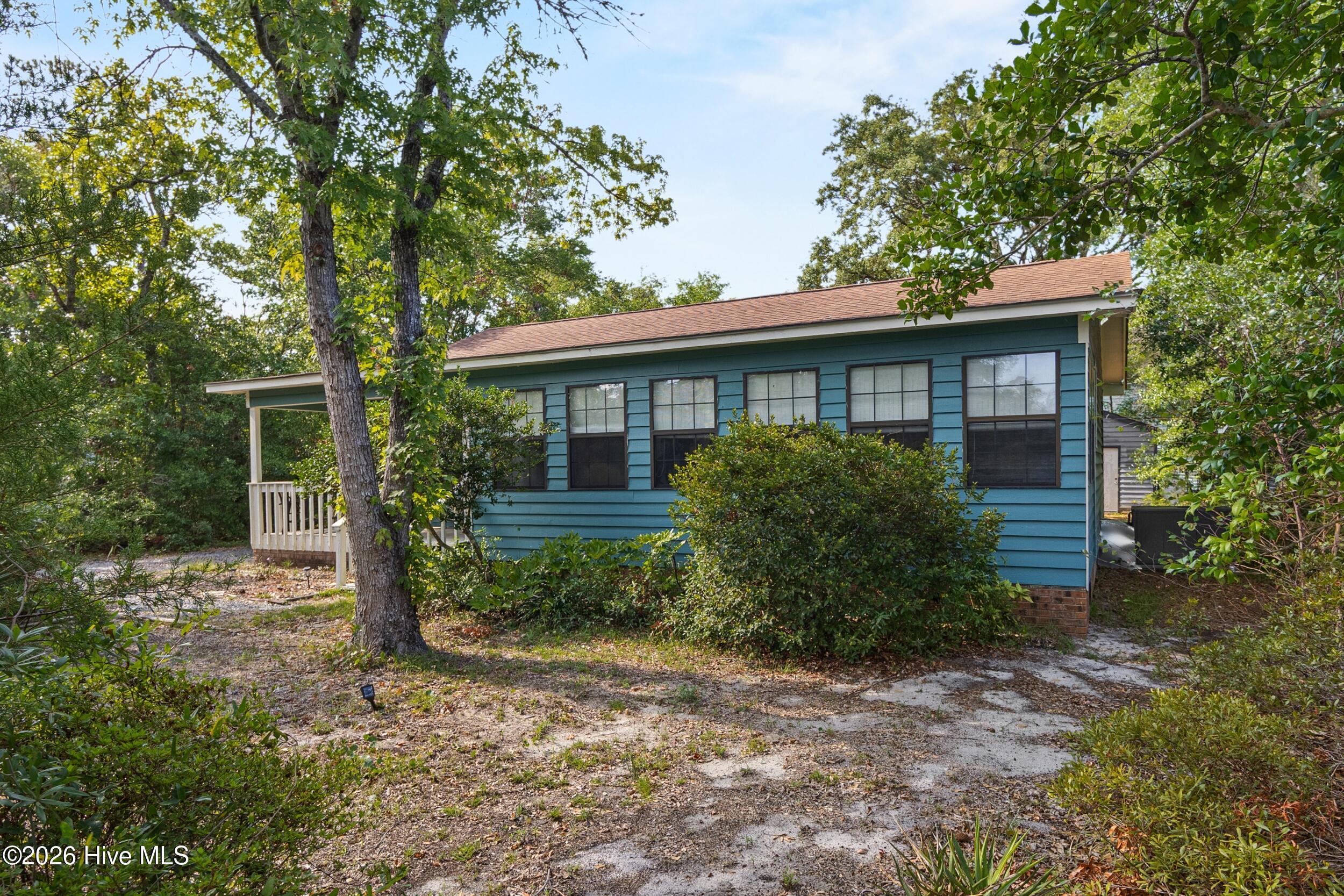 603 E Oak Island Drive Property Photo 2