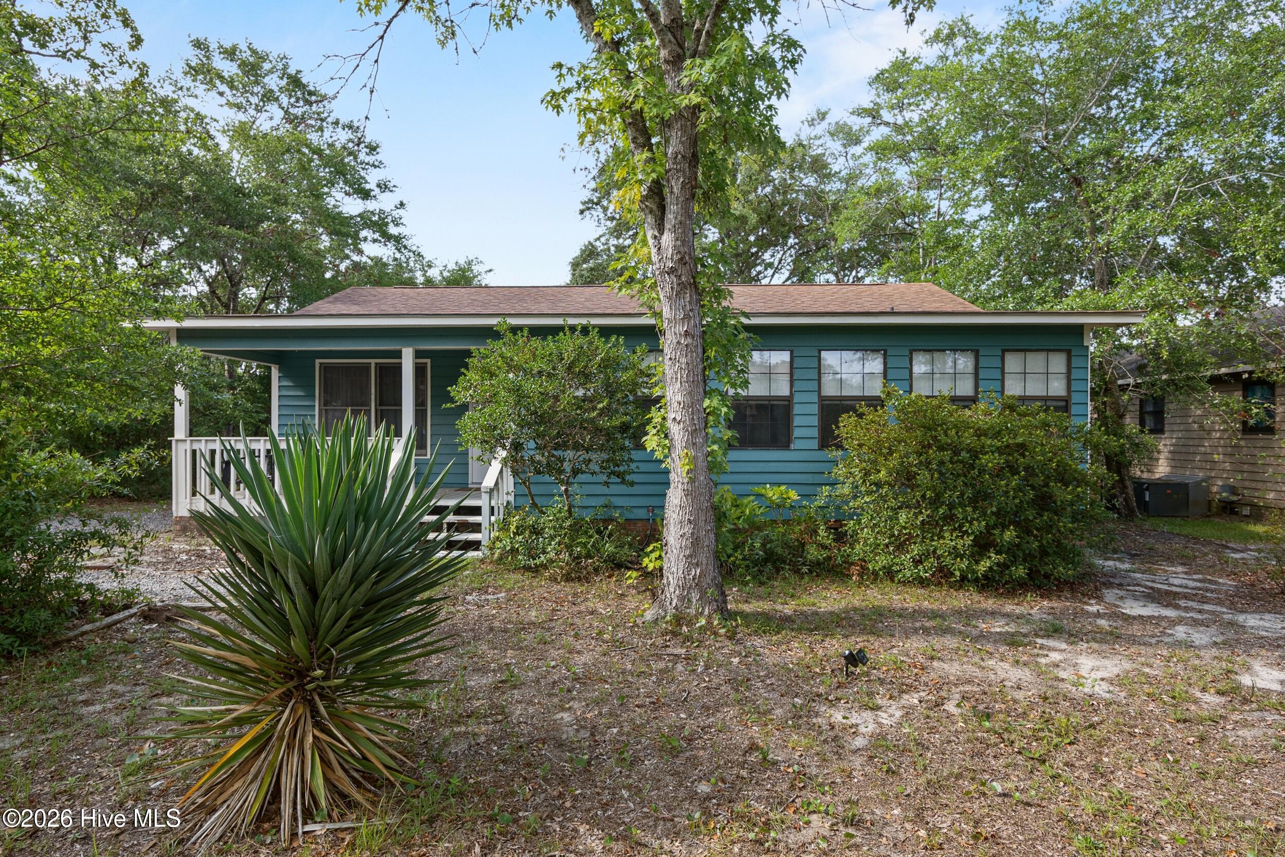 603 E Oak Island Drive Property Photo 4