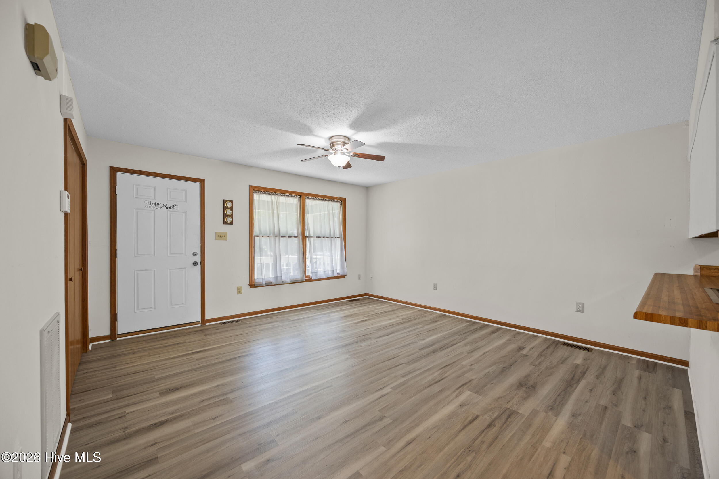 603 E Oak Island Drive Property Photo 7