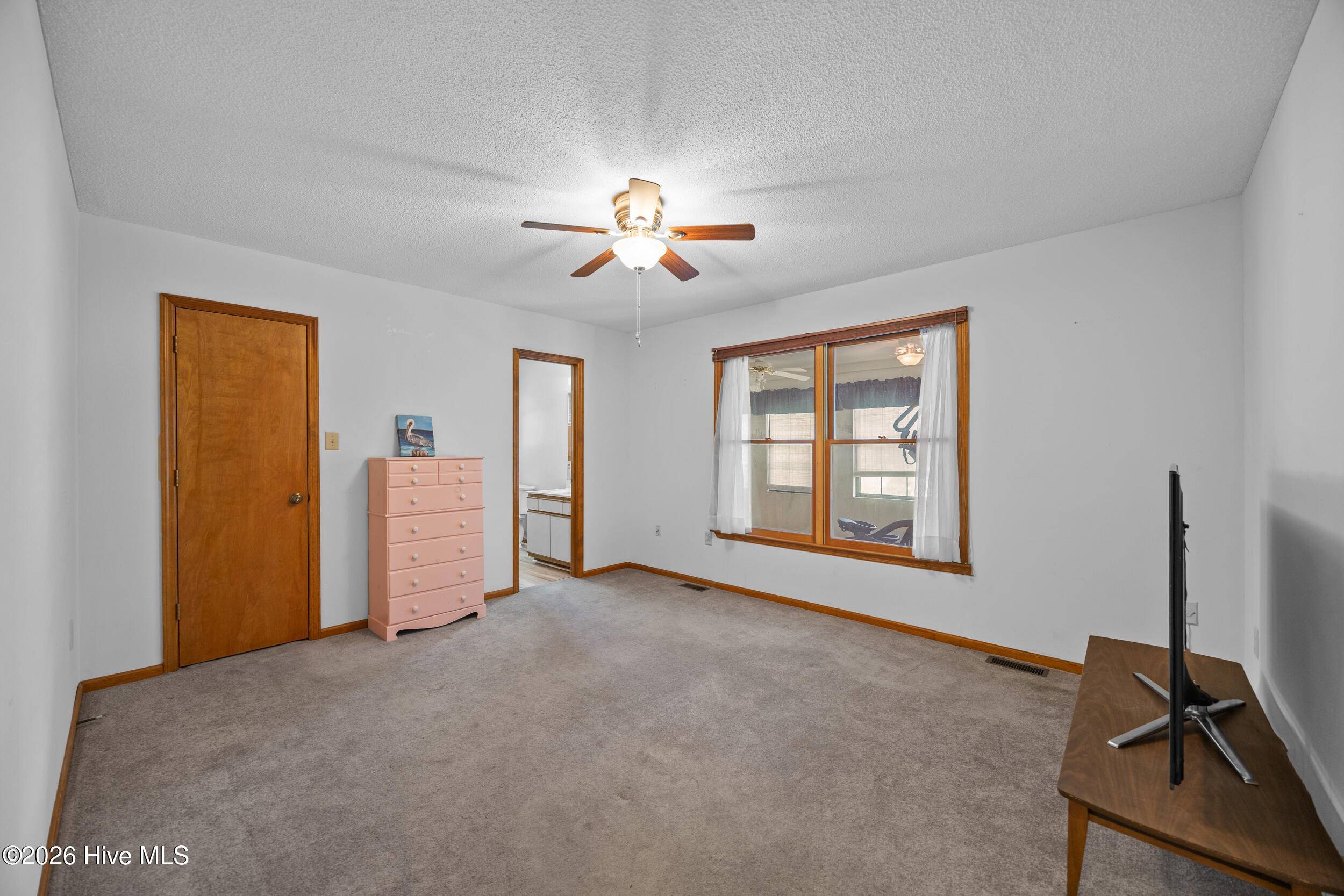 603 E Oak Island Drive Property Photo 14