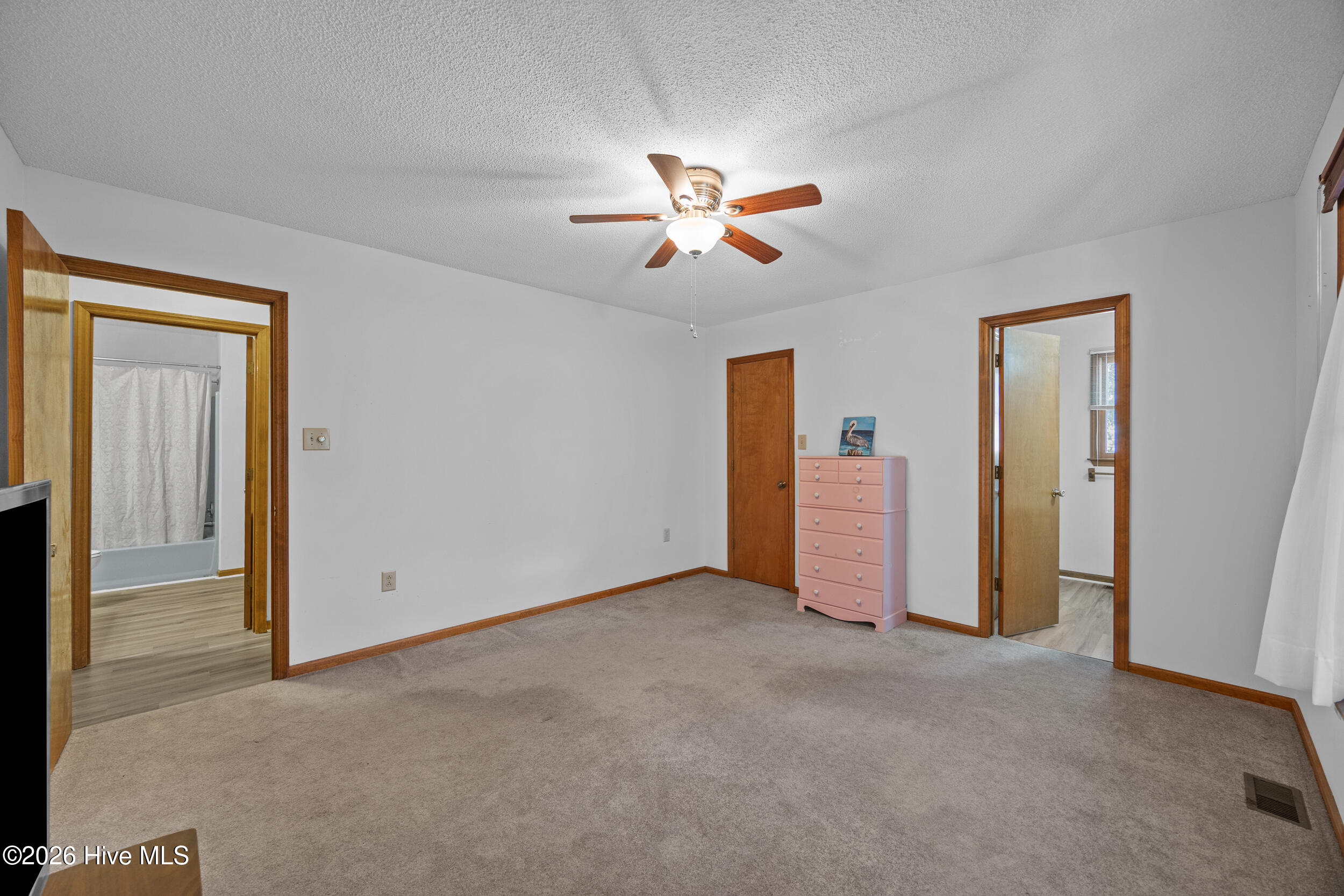 603 E Oak Island Drive Property Photo 15