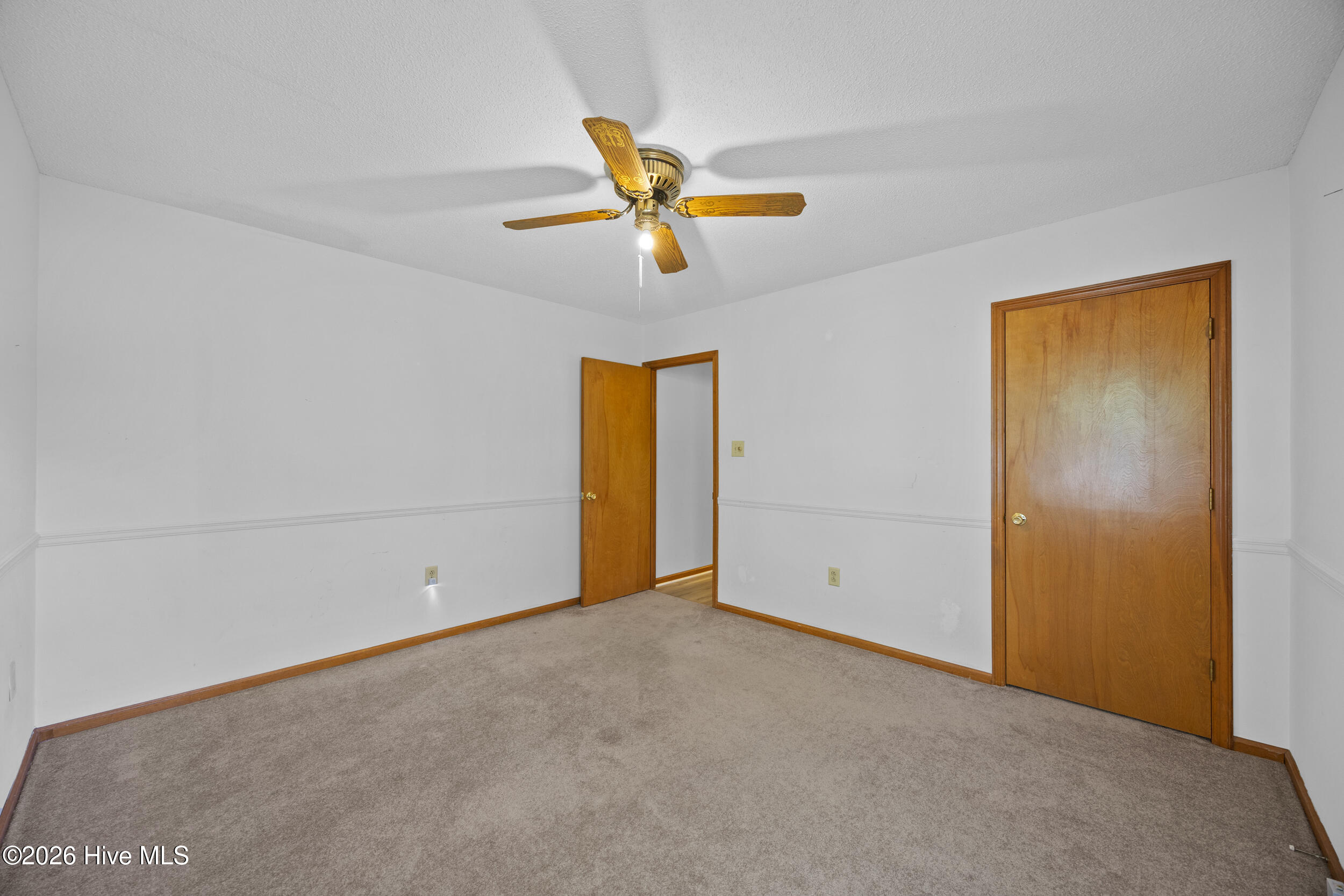 603 E Oak Island Drive Property Photo 18