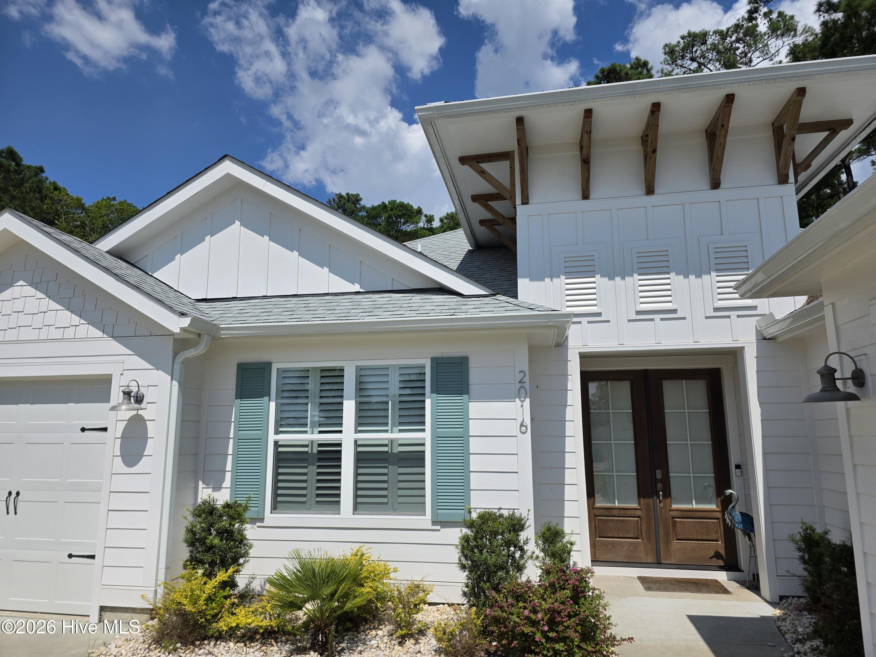 2016 Manor Parc Drive Property Photo 3
