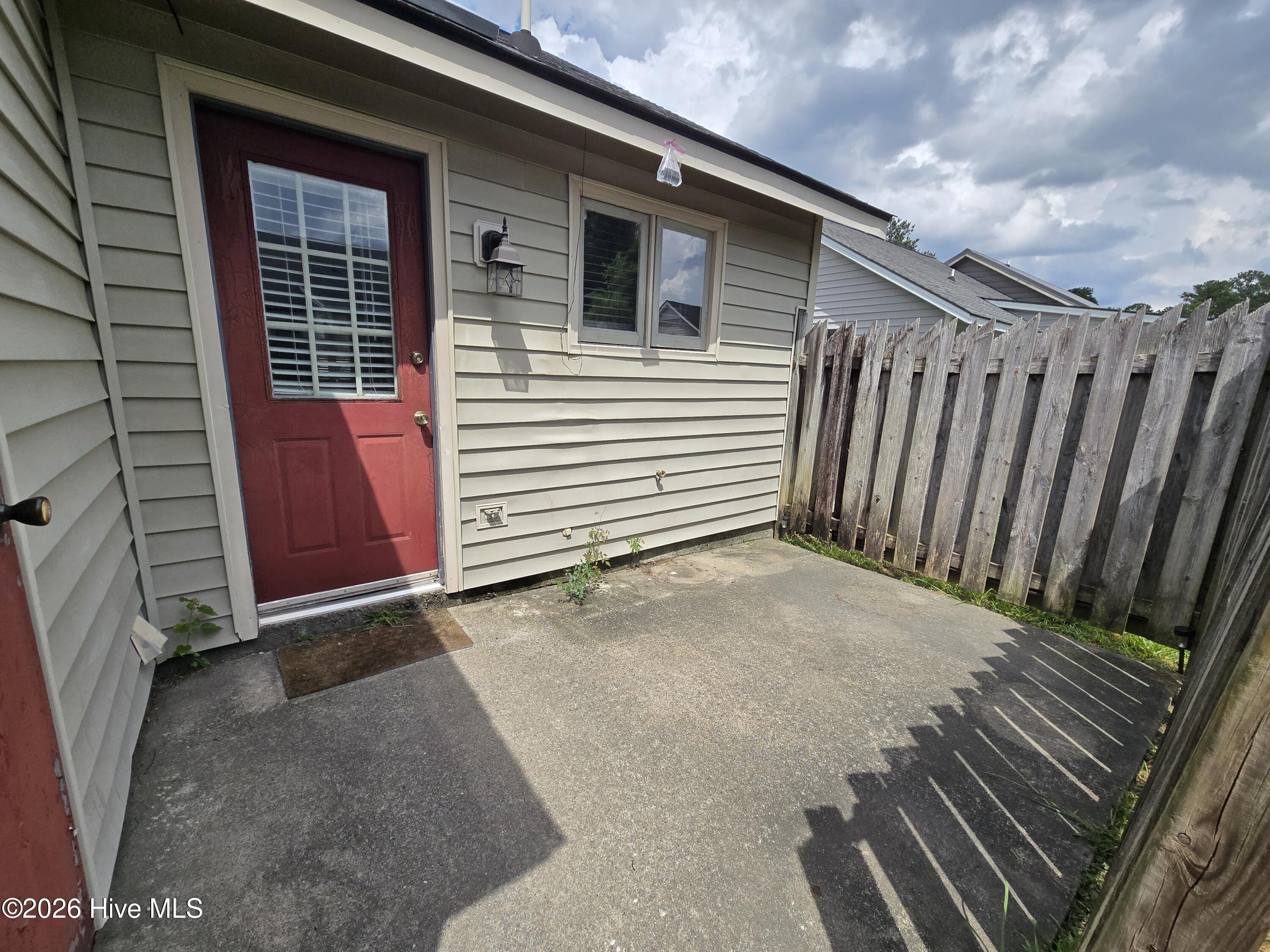 1910 White Hollow Drive Property Photo 8
