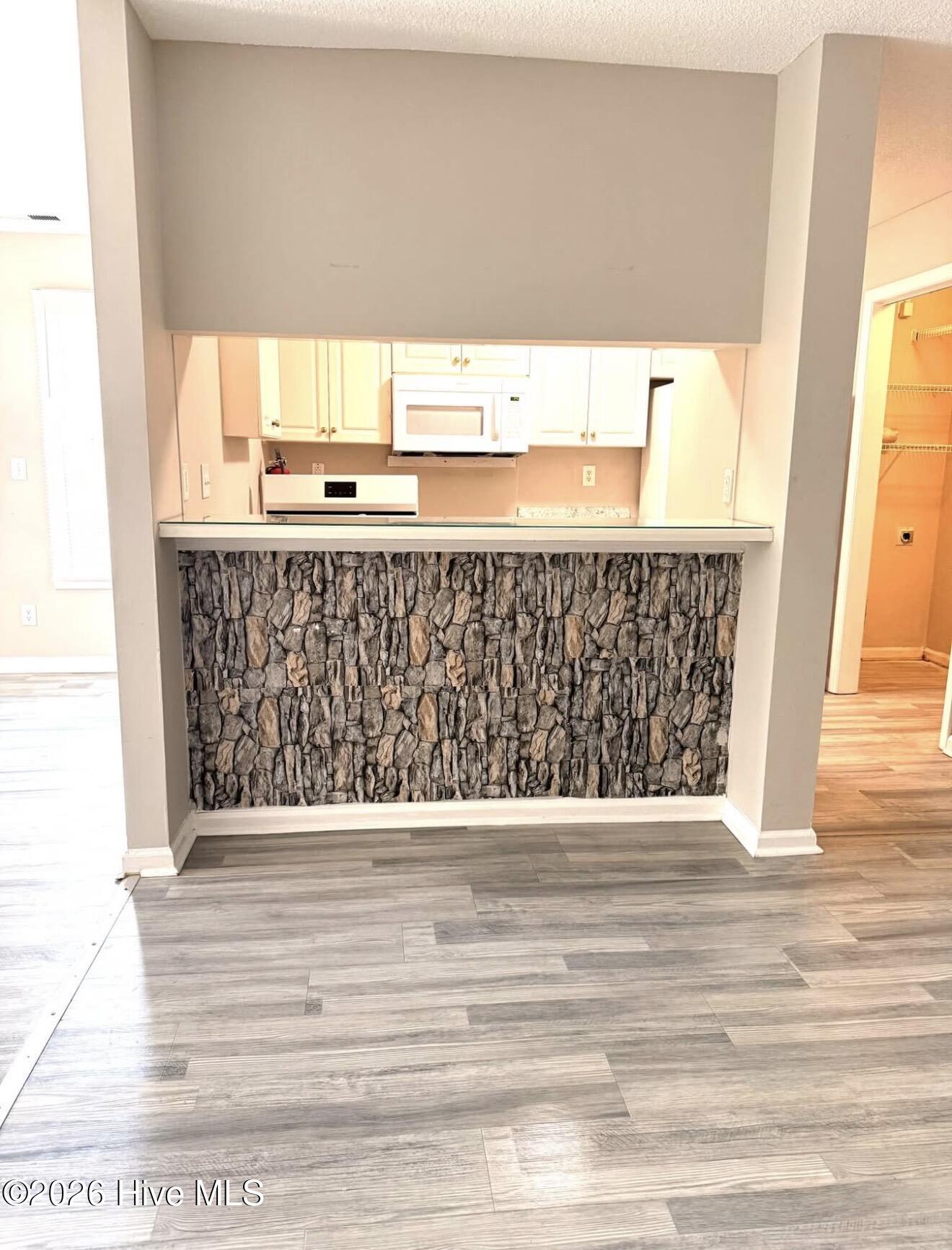 901 Litchfield Way D Property Photo 2