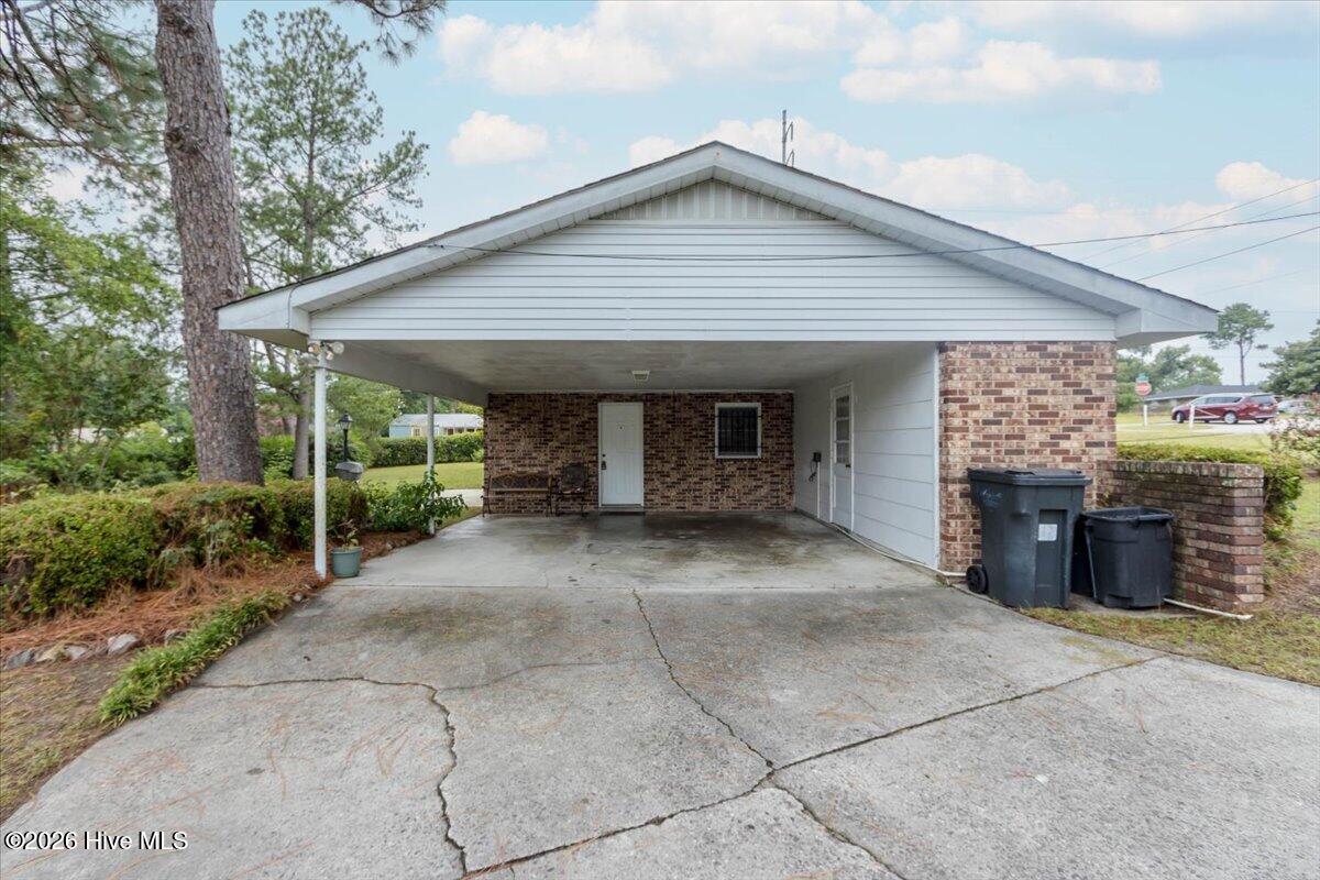 2462 Leslie Circle Property Photo 6